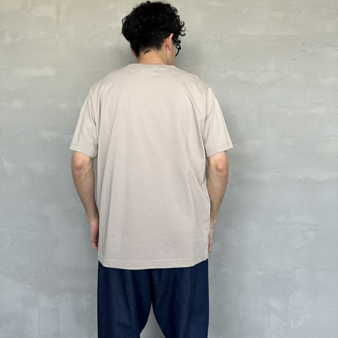 THE FOX [ザフォックス] 別注 ワンポイントロゴワッペン リンガーTシャツ [JF24SS-02-JF] GREIGE &&モデル身長：168cm 着用サイズ：L&&
