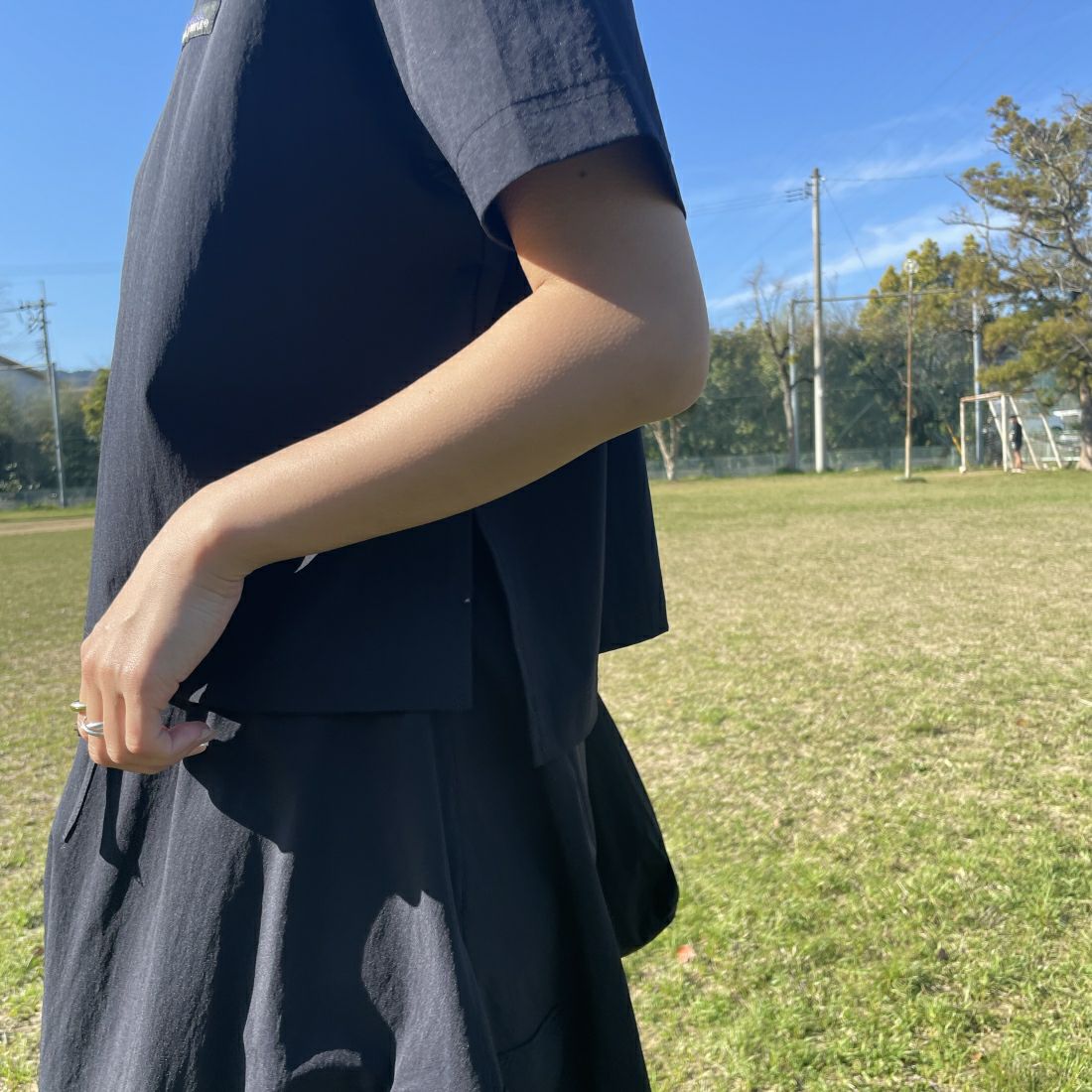 THOUSAND MILE [サウザンド マイル] 別注 サマーバケーション カーゴスカートセットアップ [TM241NP50372-JF] 79 NAVY &&モデル身長：163cm 着用サイズ：F&&