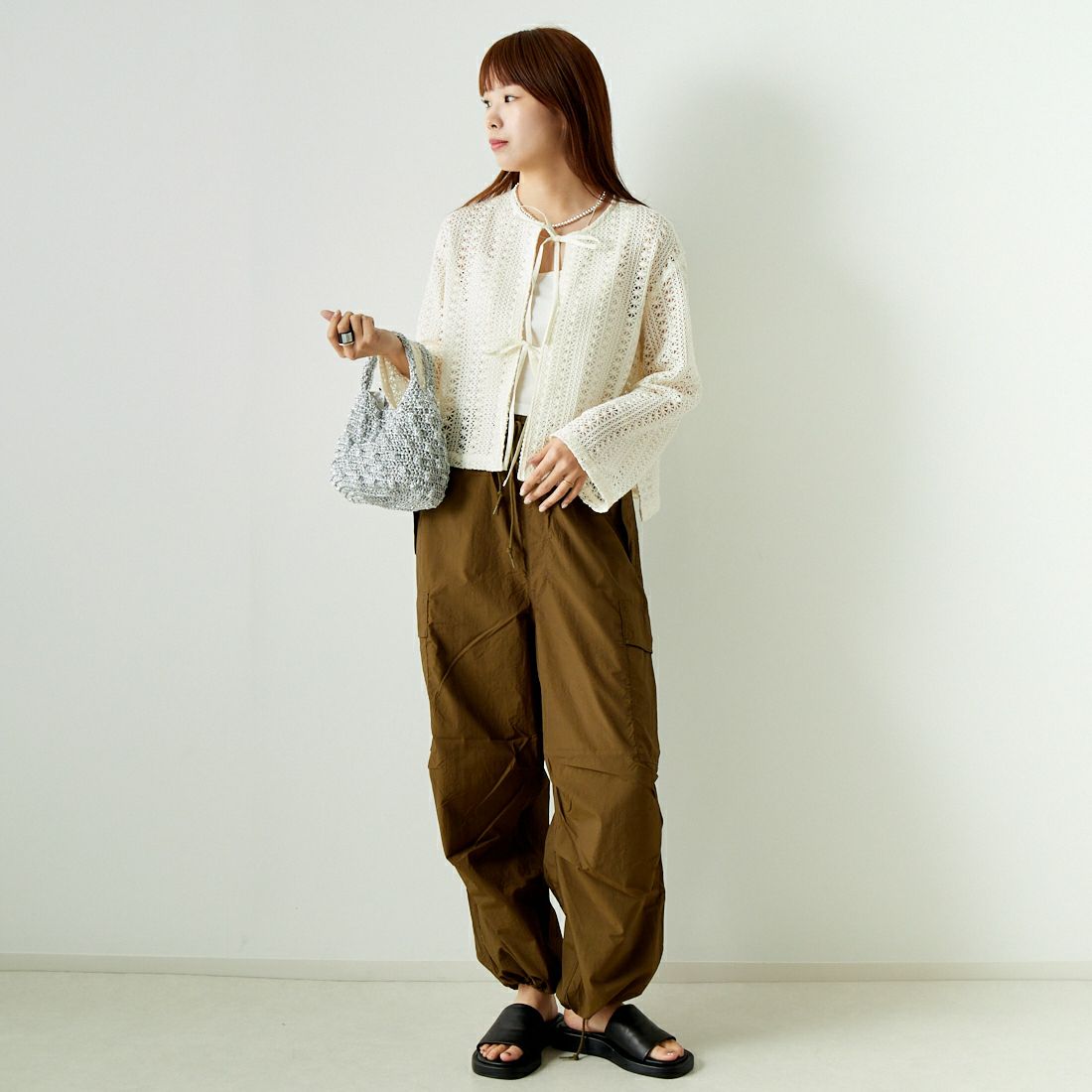 Jf Ready Made [ジェイエフレディメイド] カットレースリボンカーディガン [8845349-01] 02 ｵﾌ &&モデル身長：167cm 着用サイズ：F&&