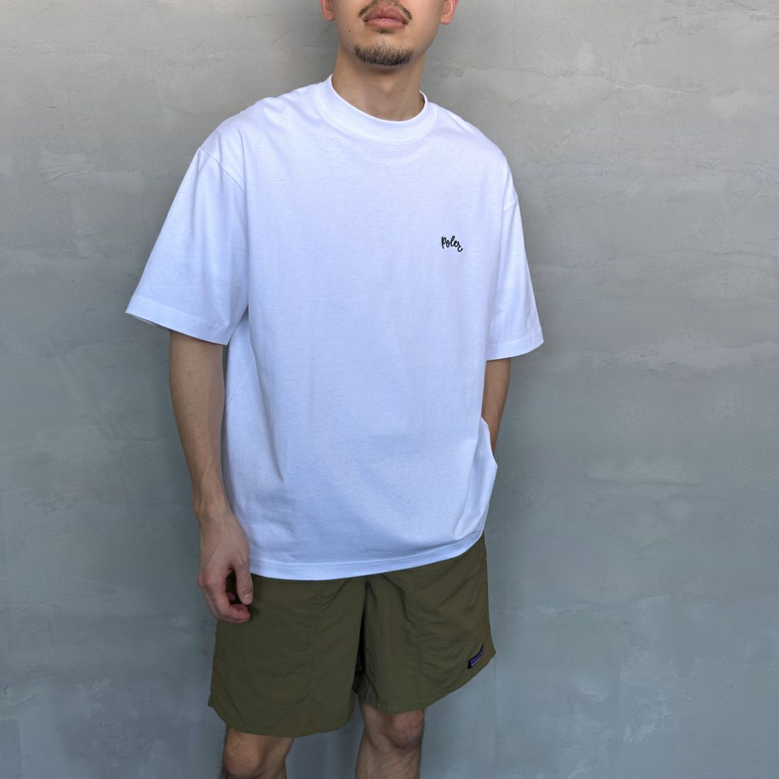 POLeR [ポーラー] 別注 POPPY フラワーバックプリント ショートスリーブTシャツ [249MCV0010-JF] WHITE &&モデル身長：168cm 着用サイズ：M&&