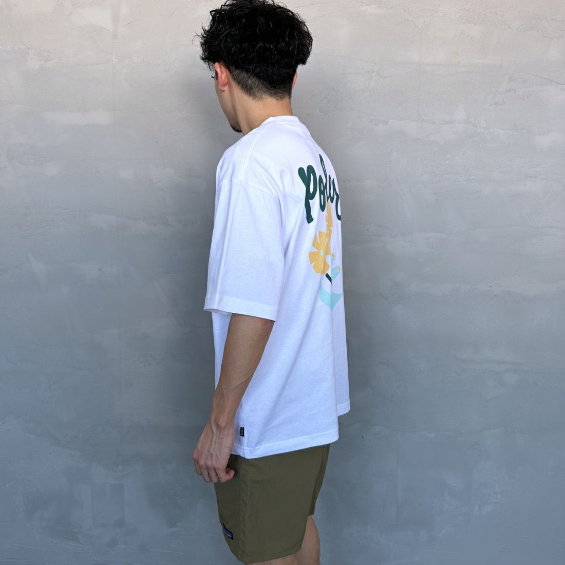 POLeR [ポーラー] 別注 POPPY フラワーバックプリント ショートスリーブTシャツ [249MCV0010-JF] WHITE &&モデル身長：168cm 着用サイズ：M&&