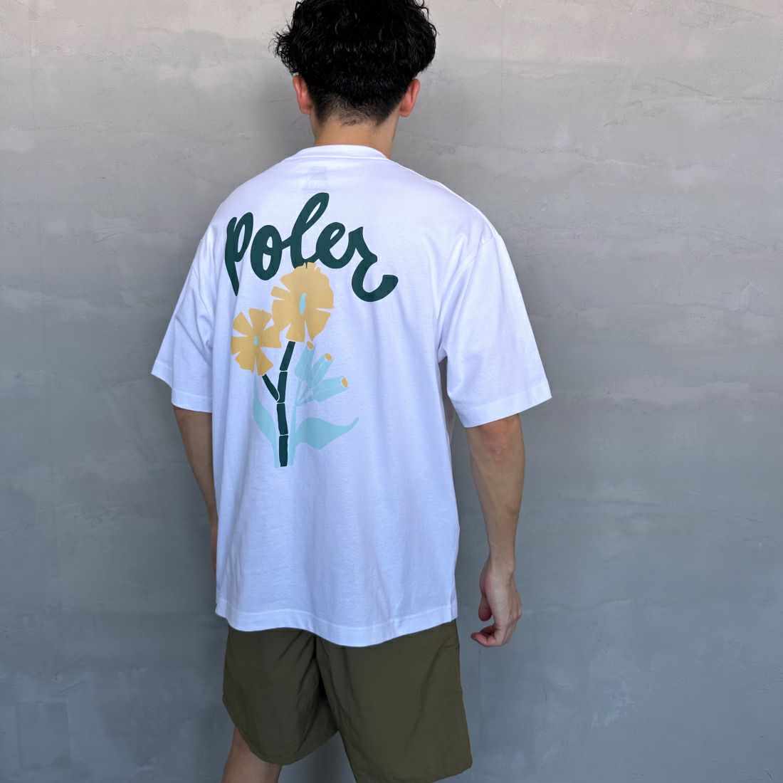 POLeR [ポーラー] 別注 POPPY フラワーバックプリント ショートスリーブTシャツ [249MCV0010-JF] WHITE &&モデル身長：168cm 着用サイズ：M&&