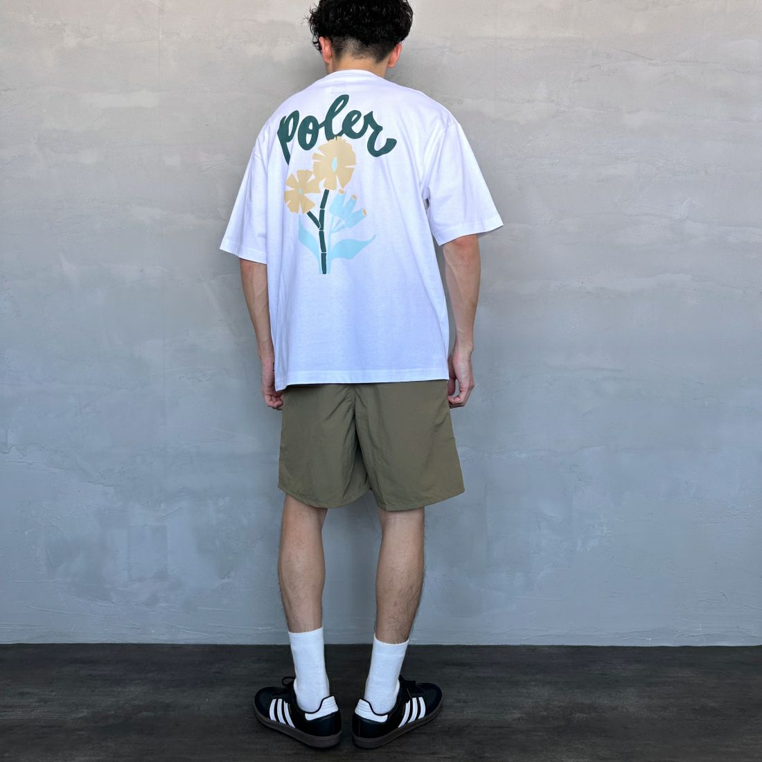 POLeR [ポーラー] 別注 POPPY フラワーバックプリント ショートスリーブTシャツ [249MCV0010-JF] WHITE &&モデル身長：168cm 着用サイズ：M&&