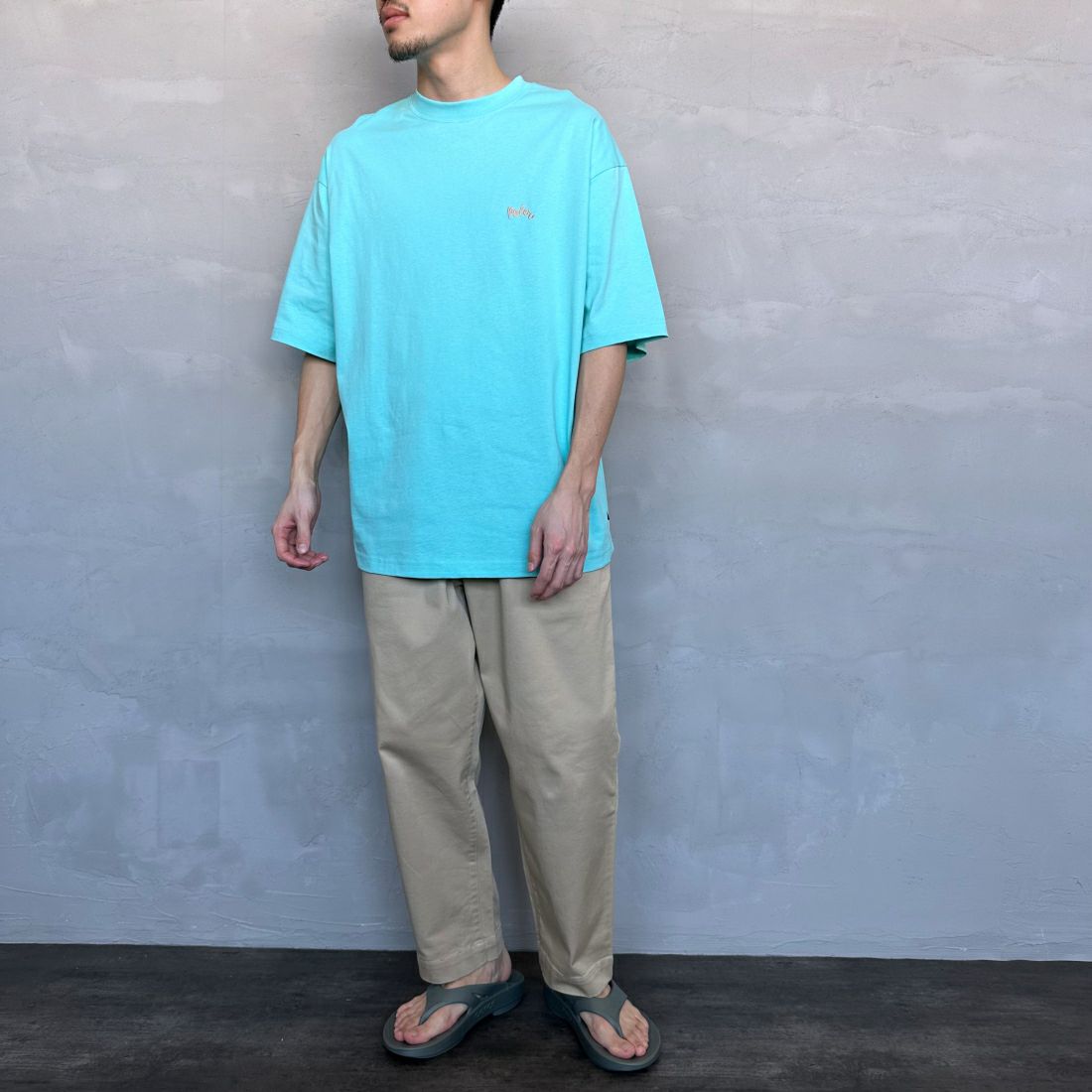 POLeR [ポーラー] 別注 POPPY フラワーバックプリント ショートスリーブTシャツ [249MCV0010-JF] MT.BLUE &&モデル身長：168cm 着用サイズ：L&&