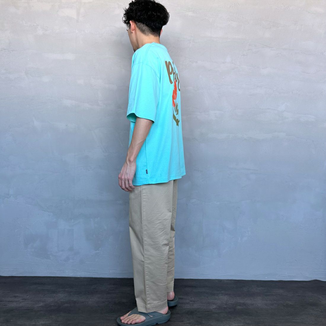 POLeR [ポーラー] 別注 POPPY フラワーバックプリント ショートスリーブTシャツ [249MCV0010-JF] MT.BLUE &&モデル身長：168cm 着用サイズ：L&&
