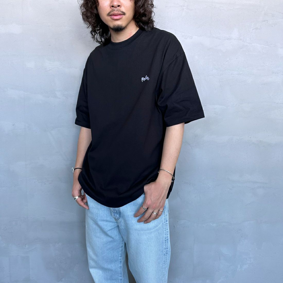 POLeR [ポーラー] 別注 POPPY フラワーバックプリント ショートスリーブTシャツ [249MCV0010-JF] BLACK &&モデル身長：173cm 着用サイズ：L&&