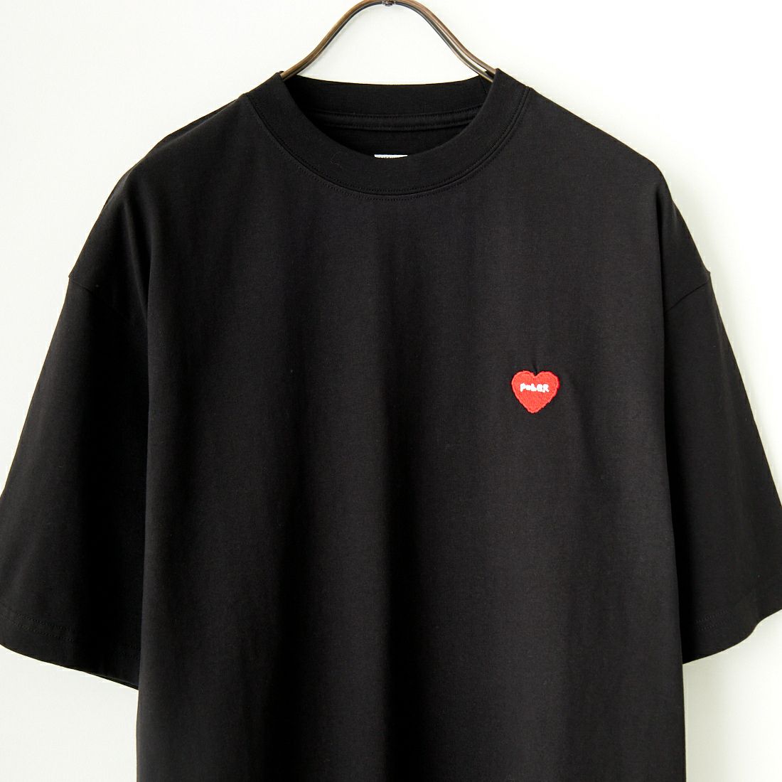 POLeR [ポーラー] 別注 FURRY HEART バックプリント ショートスリーブTシャツ [249MCV0011-JF] BLACK