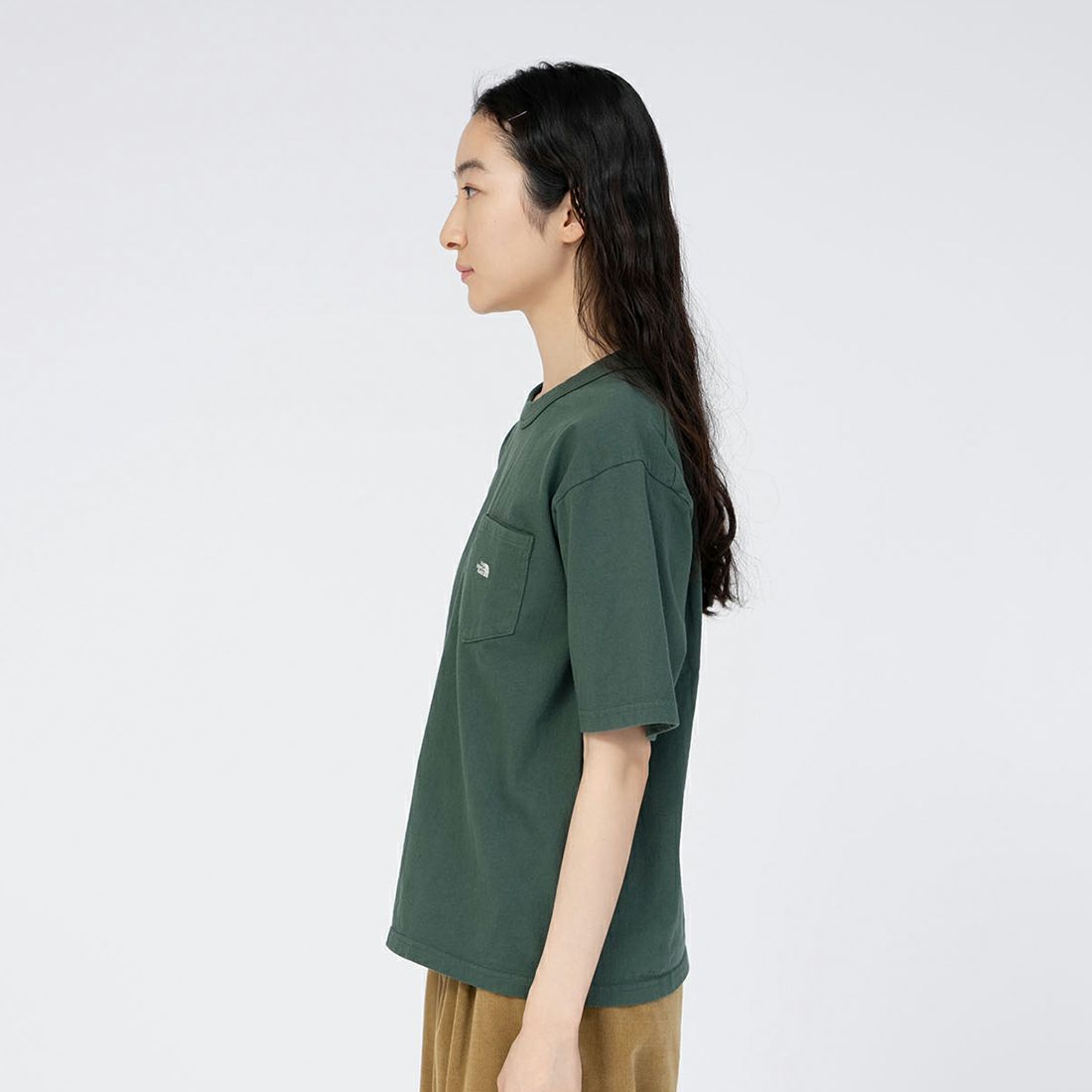 THE NORTH FACE PURPLE LABEL [ザ ノースフェイス パープルレーベル] 7OZ ポケットTシャツ [NT3366N] SW SR/OW &&モデル身長：162cm 着用サイズ：WS&&