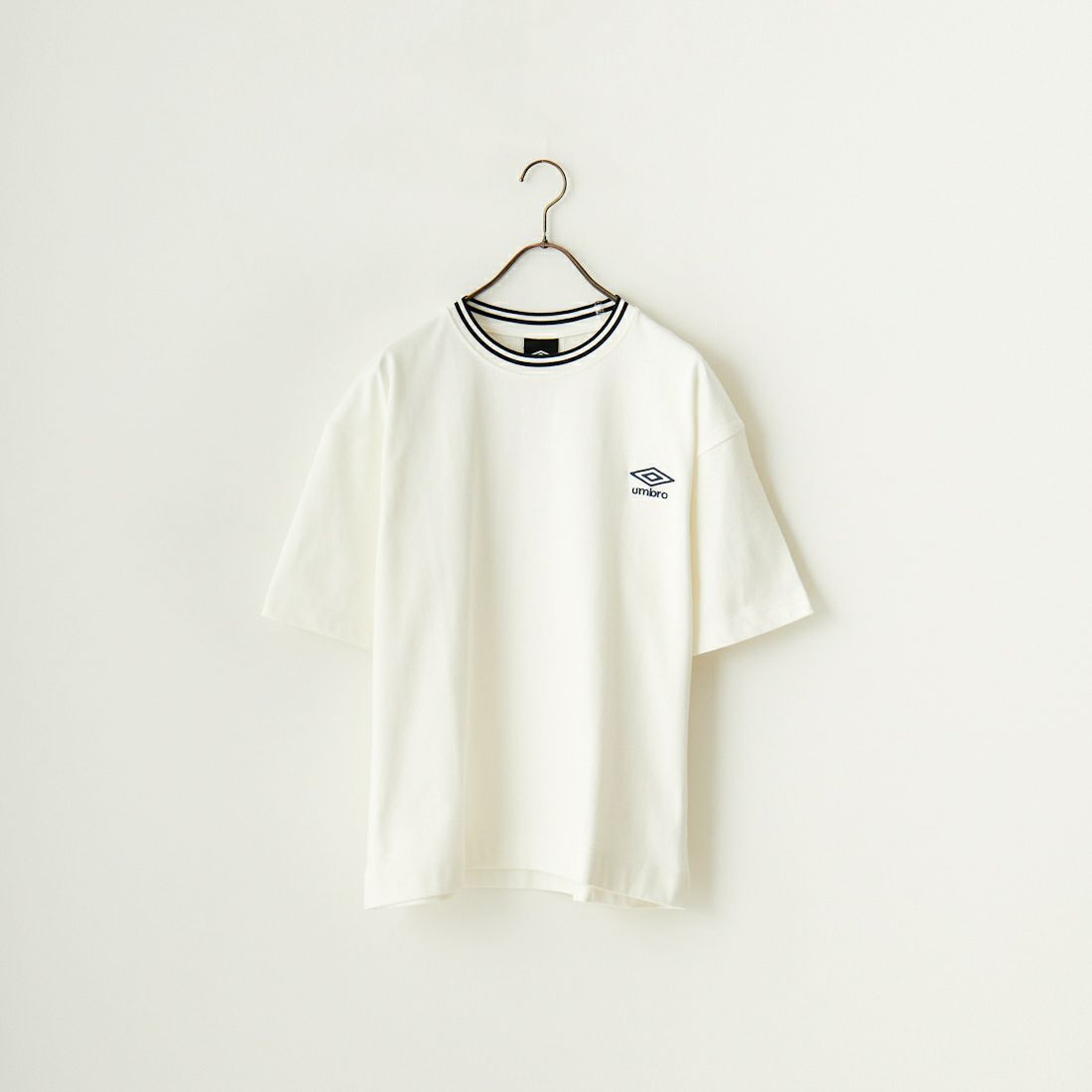 umbro [アンブロ] 別注 ワンポイントロゴ刺繍 ショートスリーブTシャツ [UMNK-T0022-JF] WHITE