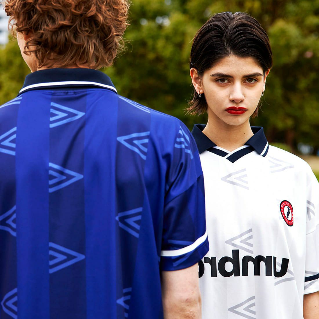 umbro [アンブロ] 別注 総柄プリント ゲームシャツ [UMNK-G0033-JF] NAVY &&モデル身長：183cm 着用サイズ：M&&