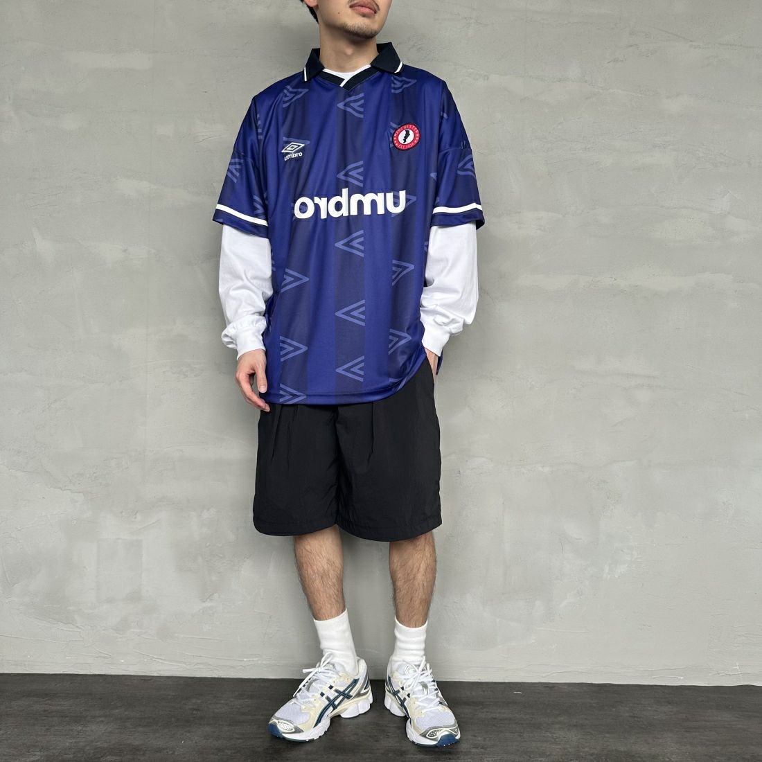 umbro [アンブロ] 別注 総柄プリント ゲームシャツ [UMNK-G0033-JF] NAVY  &&モデル身長：168cm 着用サイズ：L&&
