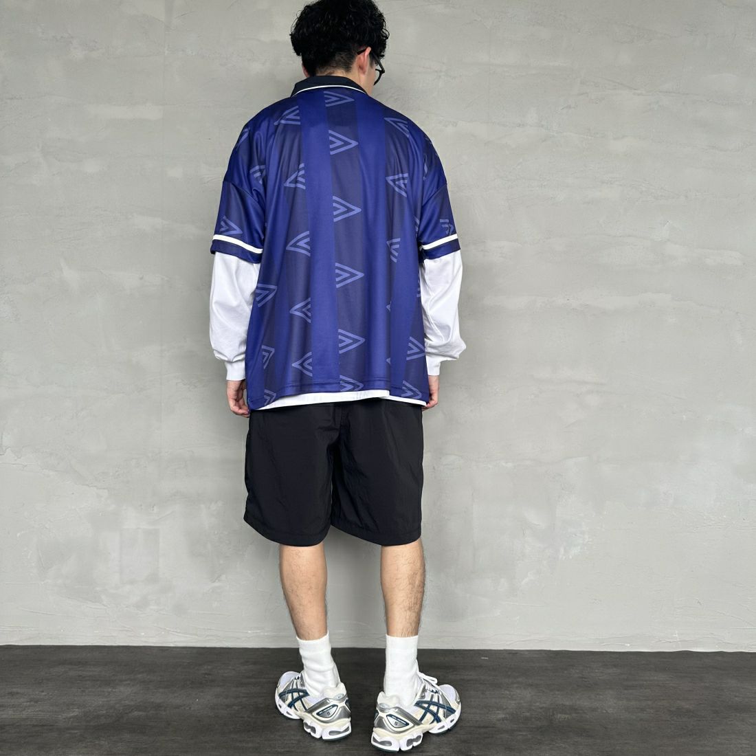umbro [アンブロ] 別注 総柄プリント ゲームシャツ [UMNK-G0033-JF] NAVY  &&モデル身長：168cm 着用サイズ：L&&