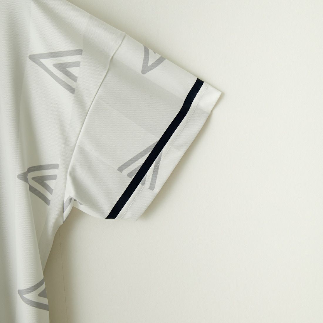 umbro [アンブロ] 別注 総柄プリント ゲームシャツ [UMNK-G0033-JF] WHITE