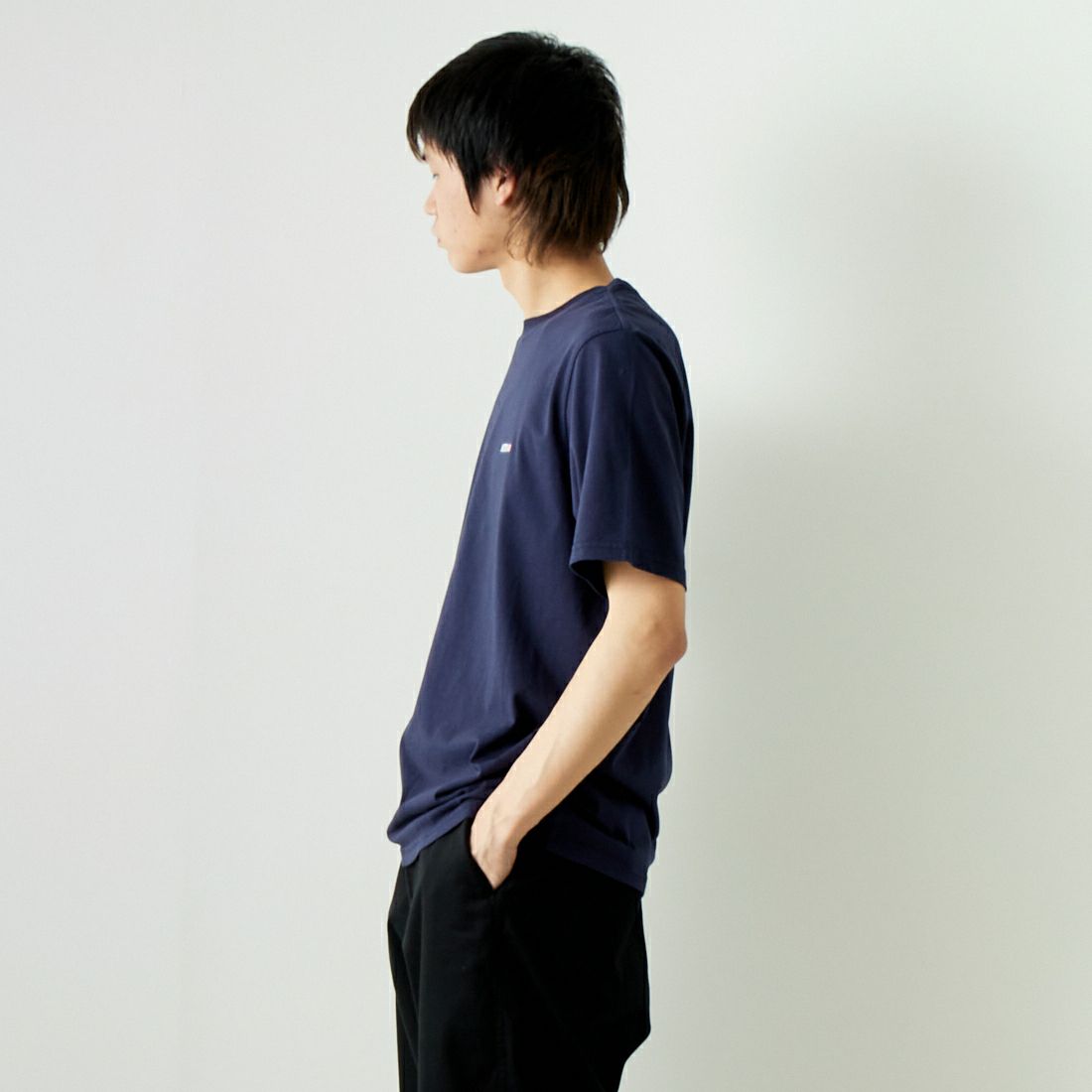 AUTRY [オートリー] ロゴTシャツ [TSPM502] 502B BLUE &&モデル身長：182cm 着用サイズ：L&&