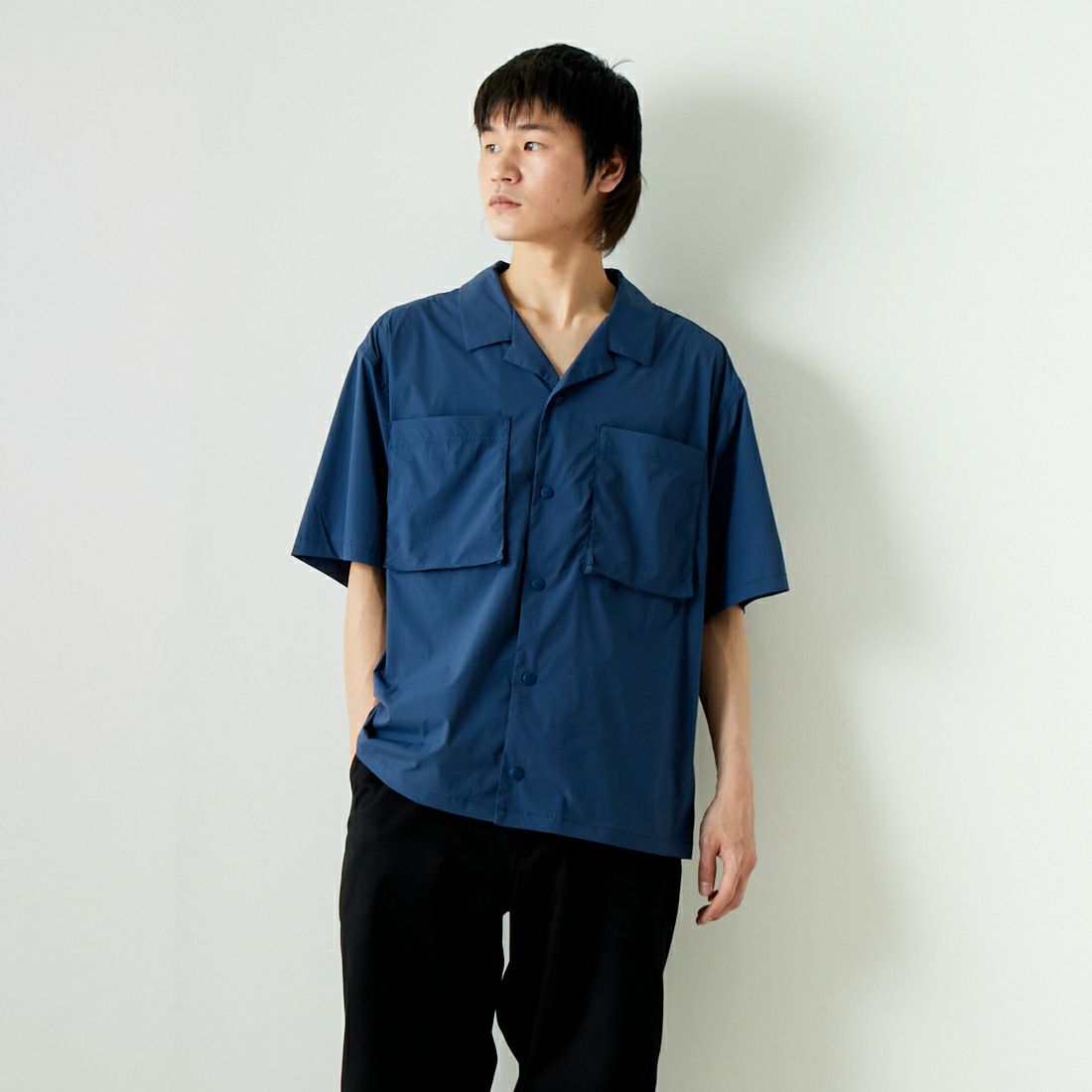 WILD THINGS [ワイルドシングス] ショートスリーブ キャンプシャツ [WT241-03-1] NAVY &&モデル身長：182cm 着用サイズ：L&&