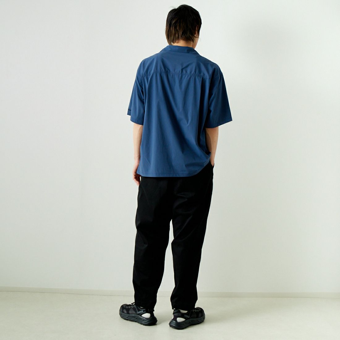 WILD THINGS [ワイルドシングス] ショートスリーブ キャンプシャツ [WT241-03-1] NAVY &&モデル身長：182cm 着用サイズ：L&&