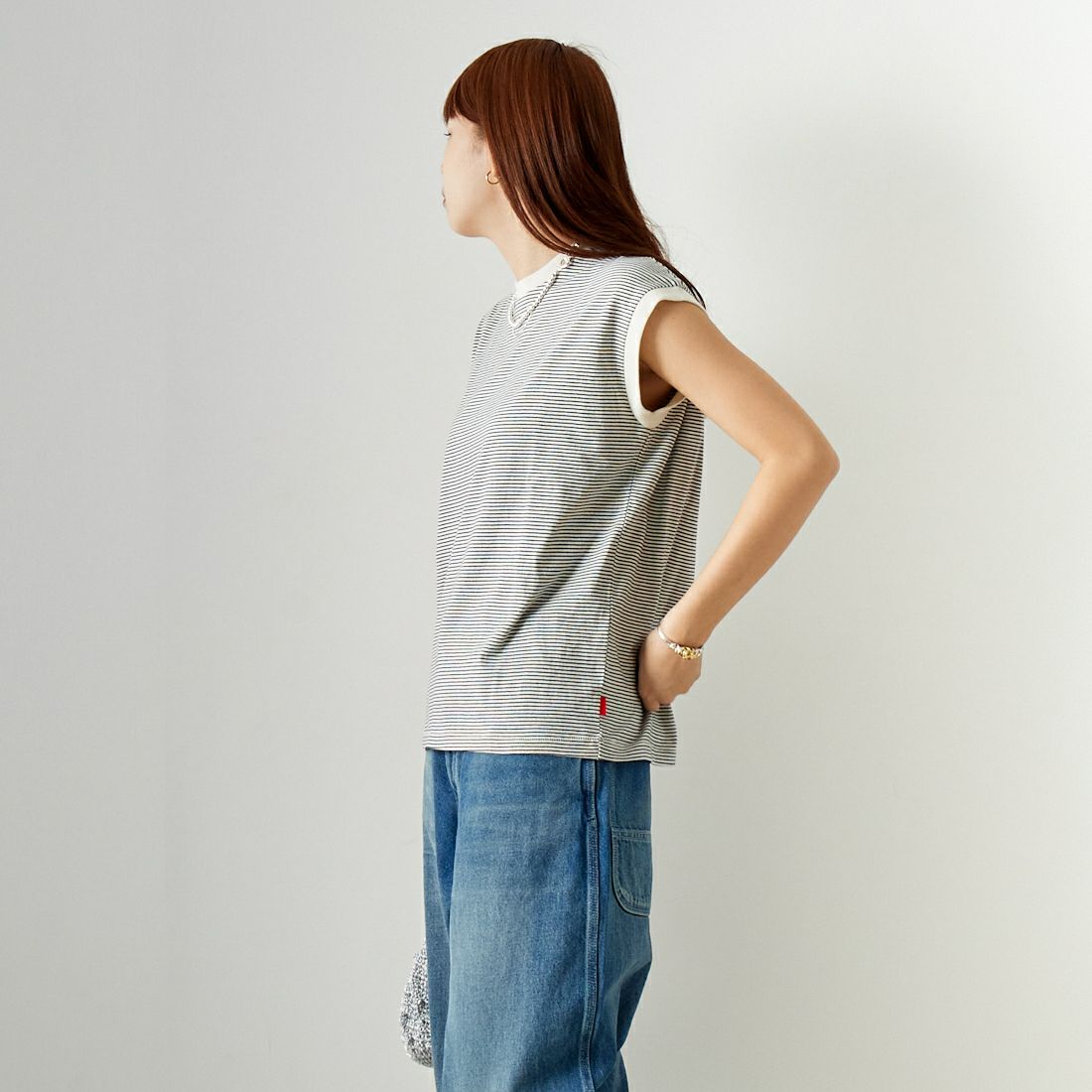 Health knit [ヘルスニット] ナローボーダー スリーブレスTシャツ [51016] NAT/BLK &&モデル身長：167cm 着用サイズ：F&&