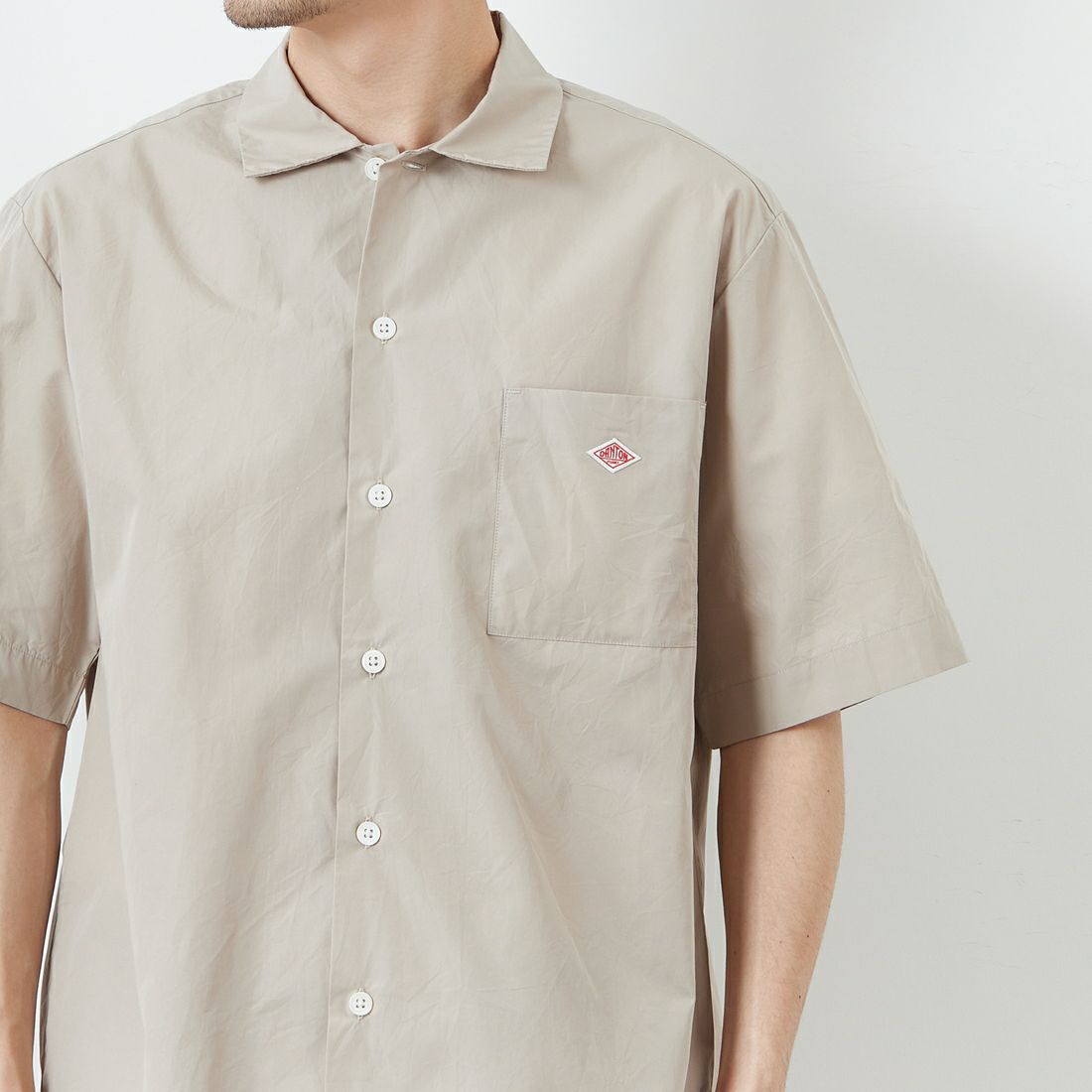 DANTON [ダントン] プレーン ワークシャツ [DT-B0049CPL] GREIGE &&モデル身長：168cm 着用サイズ：38&&