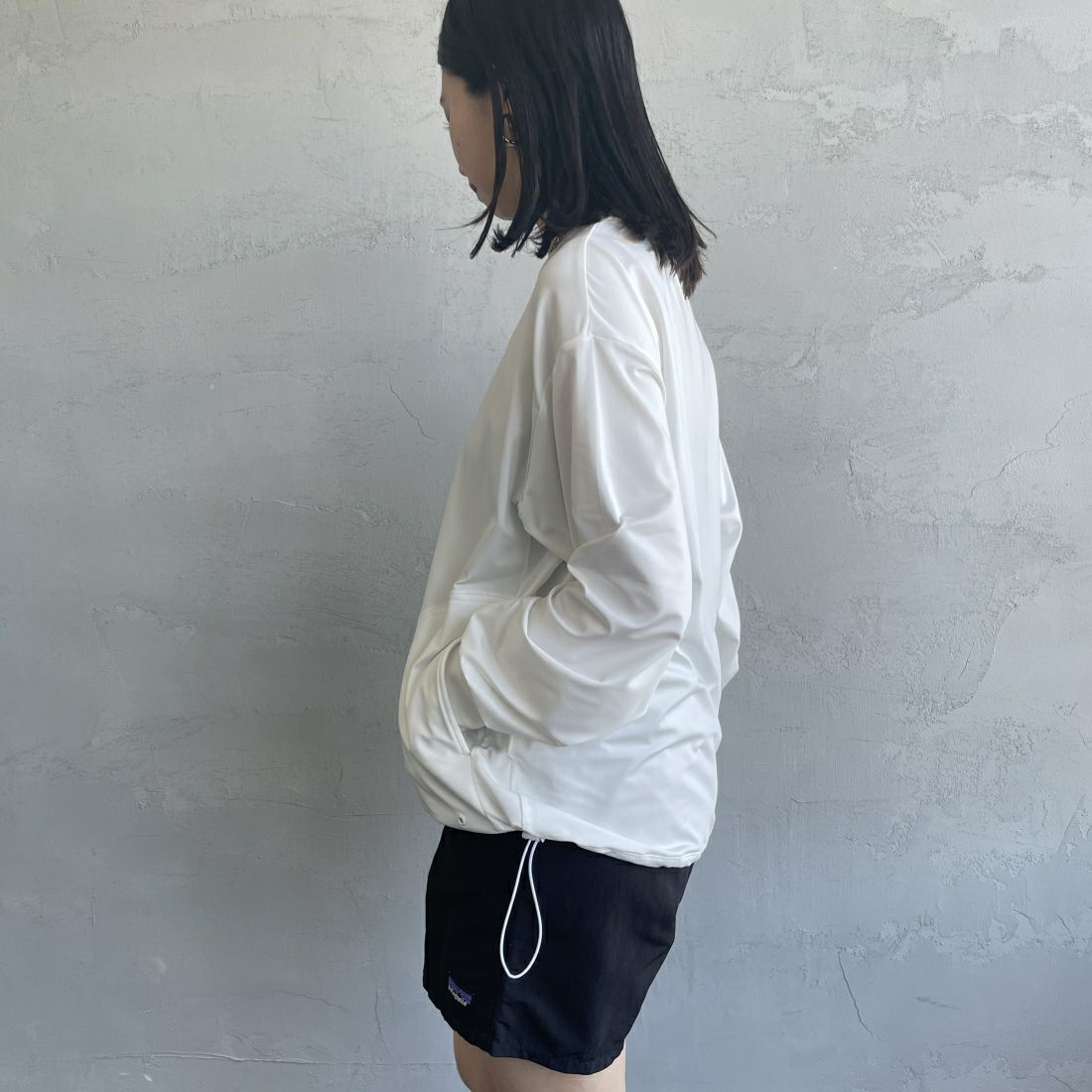 Jeans Factory Clothes [ジーンズファクトリークローズ] 裾ドローコードラッシュガードTシャツ [IN2-CST-4] WHITE &&モデル身長：163cm 着用サイズ：S&&