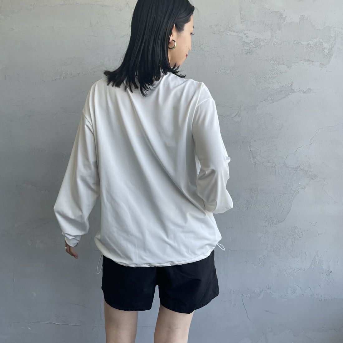 Jeans Factory Clothes [ジーンズファクトリークローズ] 裾ドローコードラッシュガードTシャツ [IN2-CST-4] WHITE &&モデル身長：163cm 着用サイズ：S&&