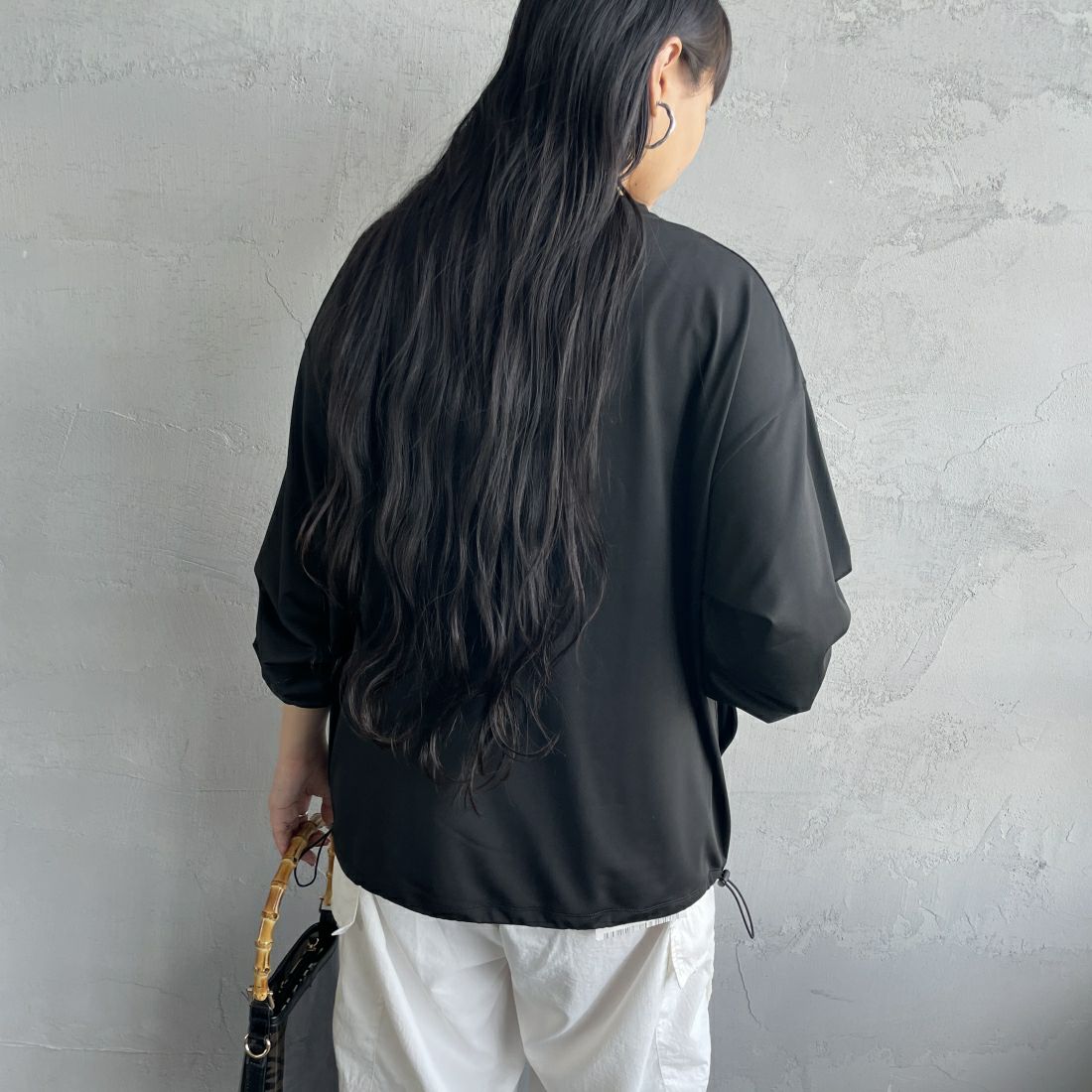 Jeans Factory Clothes [ジーンズファクトリークローズ] 裾ドローコードラッシュガードTシャツ [IN2-CST-4] BLACK &&モデル身長：156cm 着用サイズ：M&&
