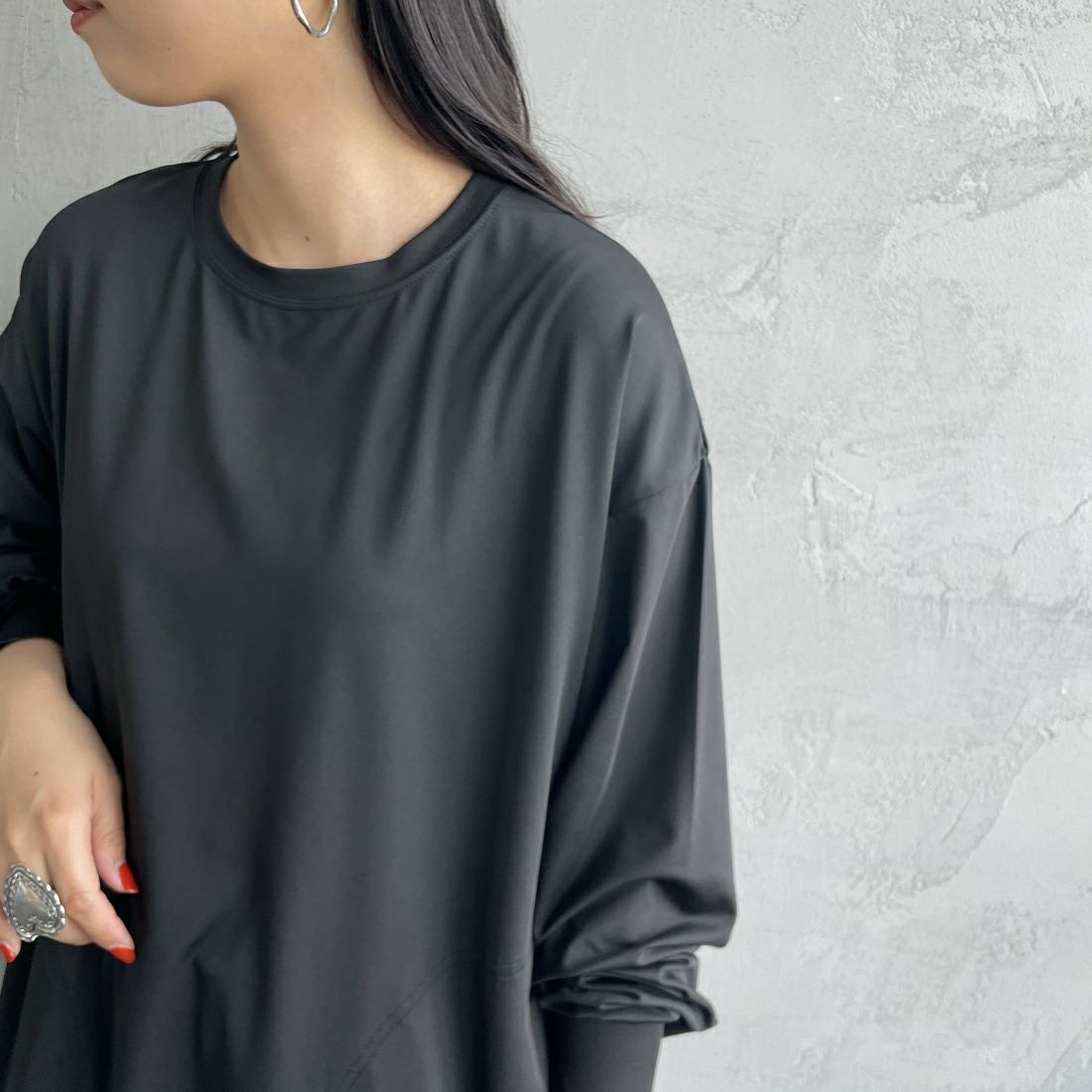 Jeans Factory Clothes [ジーンズファクトリークローズ] 裾ドローコードラッシュガードTシャツ [IN2-CST-4] BLACK &&モデル身長：156cm 着用サイズ：M&&
