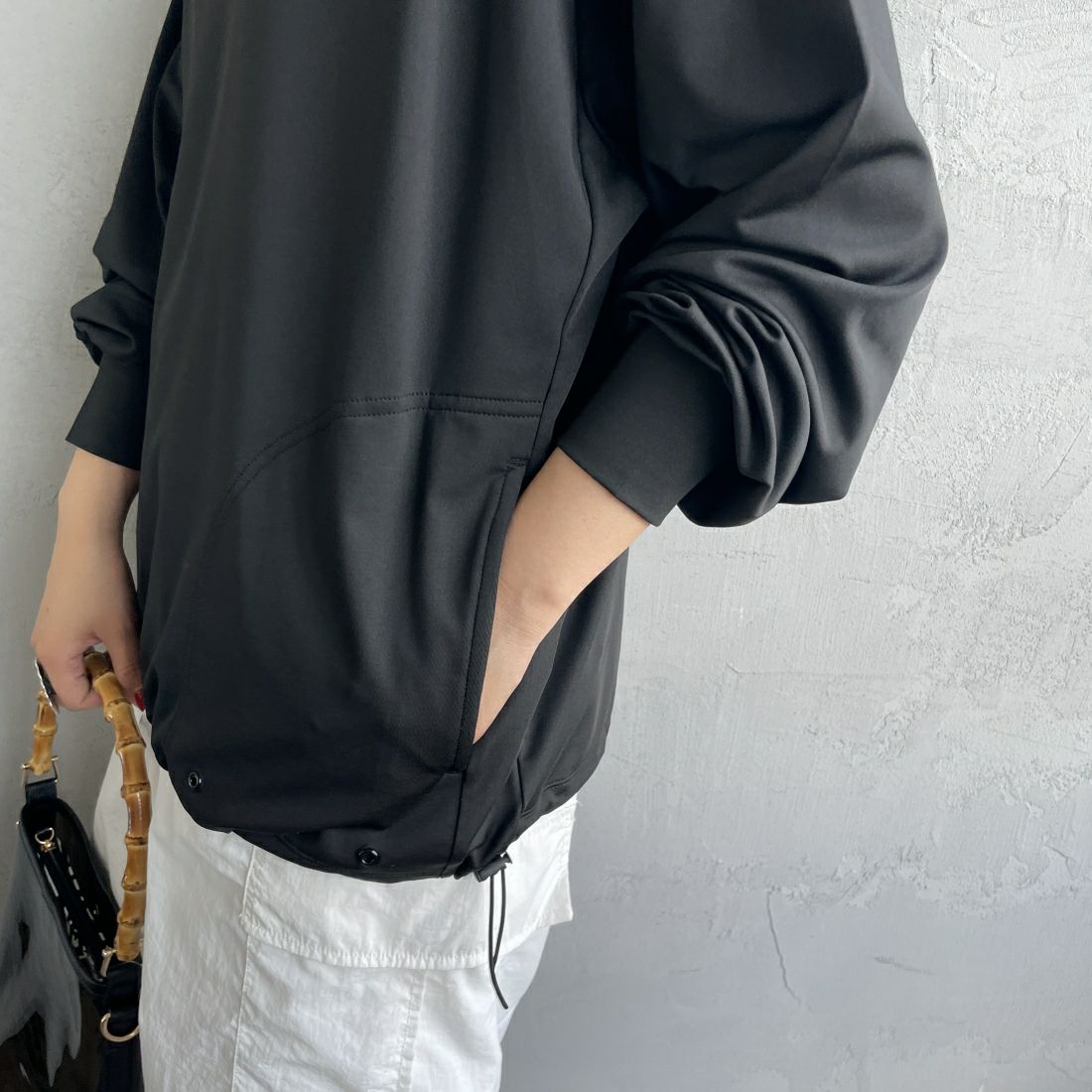 Jeans Factory Clothes [ジーンズファクトリークローズ] 裾ドローコードラッシュガードTシャツ [IN2-CST-4] BLACK &&モデル身長：156cm 着用サイズ：M&&