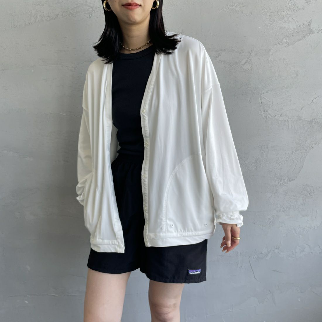 Jeans Factory Clothes [ジーンズファクトリークローズ] ラッシュガードVネックカーディガン [IN1-CST-4] WHITE &&モデル身長：163cm 着用サイズ：S&&