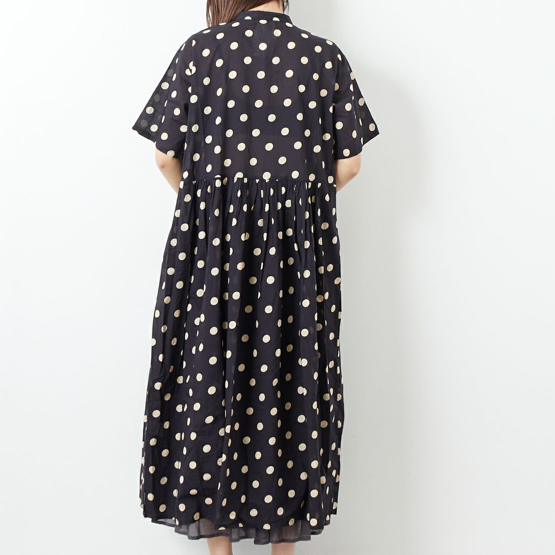 soil [ソイル] コットンボイル ドットプリント バンドカラーワンピース [NSL22013] 99XL BLK &&モデル身長：167cm 着用サイズ：2&&