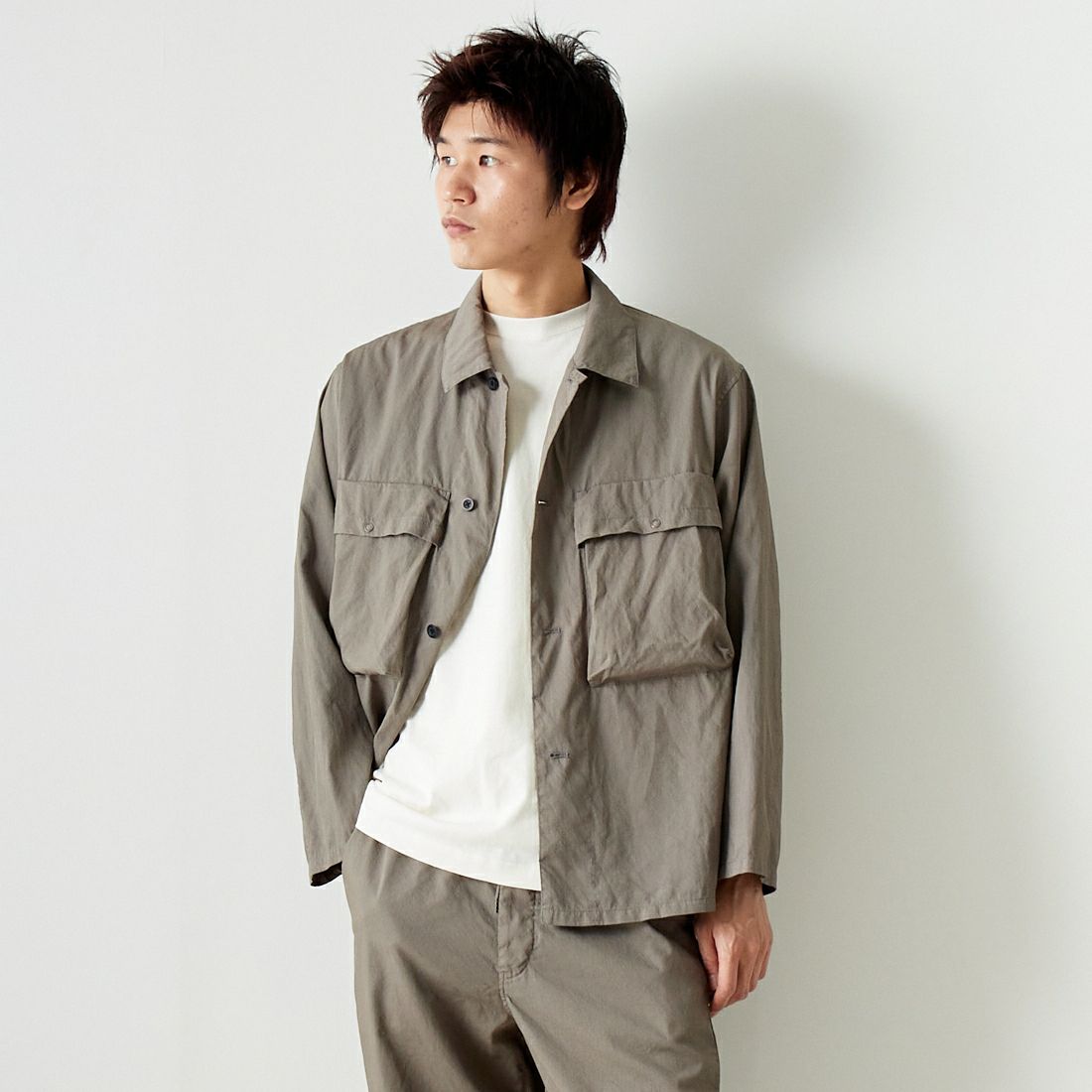 STILL BY HAND [スティルバイハンド] 製品染めシャツジャケット [BL01241] GREIGE &&モデル身長：182cm 着用サイズ：46&&