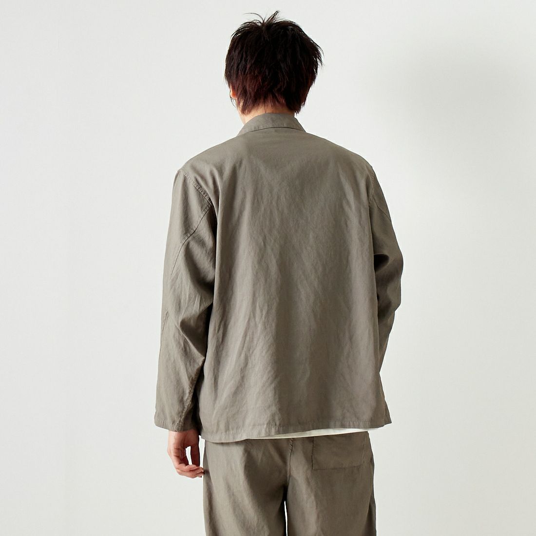 STILL BY HAND [スティルバイハンド] 製品染めシャツジャケット [BL01241] GREIGE &&モデル身長：182cm 着用サイズ：46&&