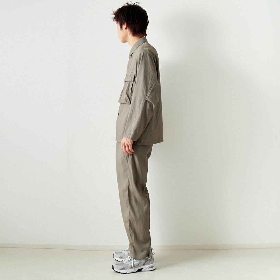 STILL BY HAND [スティルバイハンド] 製品染めシャツジャケット [BL01241] GREIGE &&モデル身長：182cm 着用サイズ：46&&