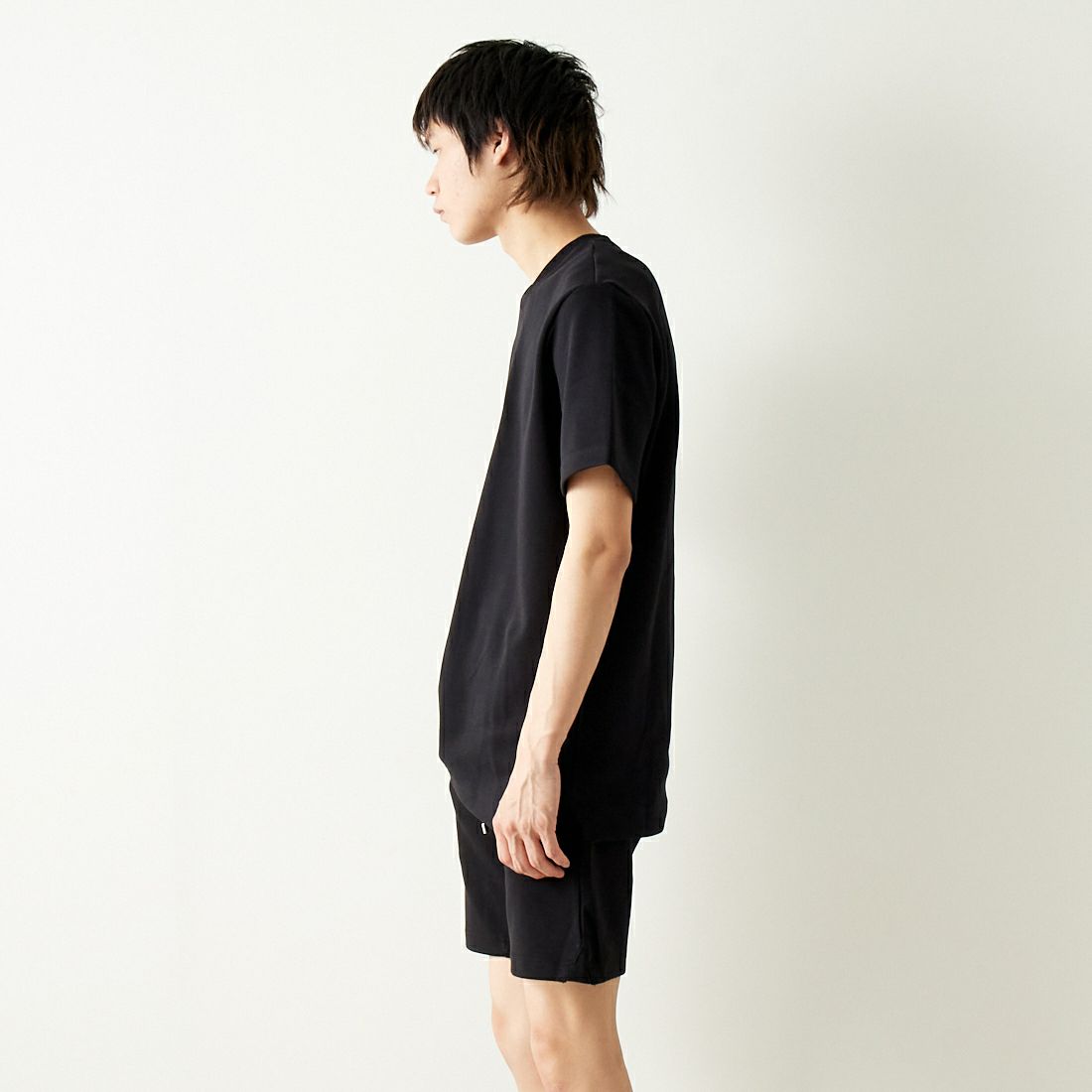 BALR. [ボーラー] Q-シリーズ レギュラーフィットTシャツ [B11121224] JET BLACK &&モデル身長：182cm 着用サイズ：L&&