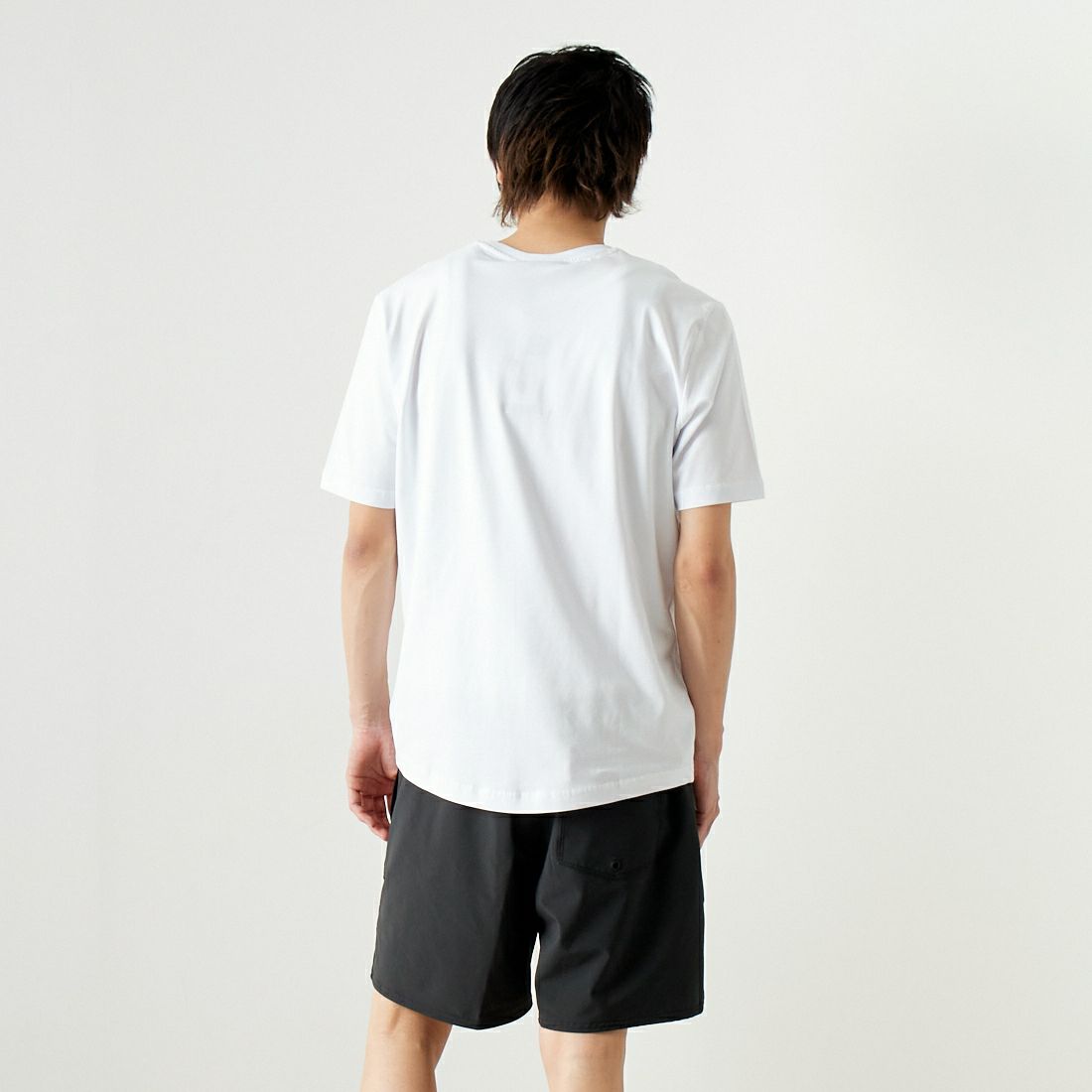 BALR. [ボーラー] BRAND スリムフィットTシャツ [B11121228] BRIGHT WHT &&モデル身長：182cm 着用サイズ：L&&