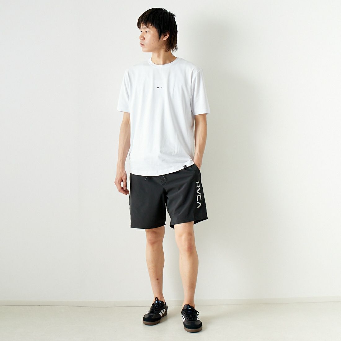 BALR. [ボーラー] BRAND スリムフィットTシャツ [B11121228] BRIGHT WHT &&モデル身長：182cm 着用サイズ：L&&