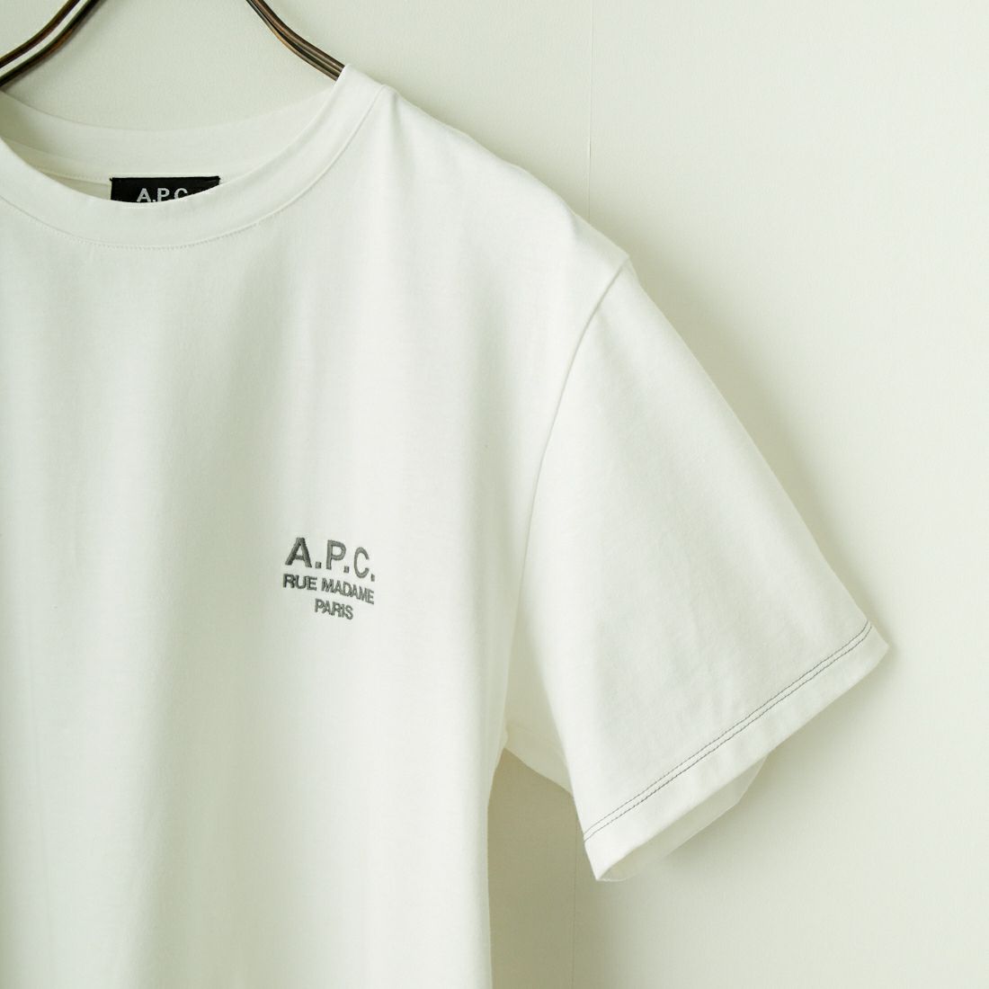 A.P.C. [アー・ペー・セー] 別注 ロゴ刺繍Tシャツ [JERSEY-JF] NOIR