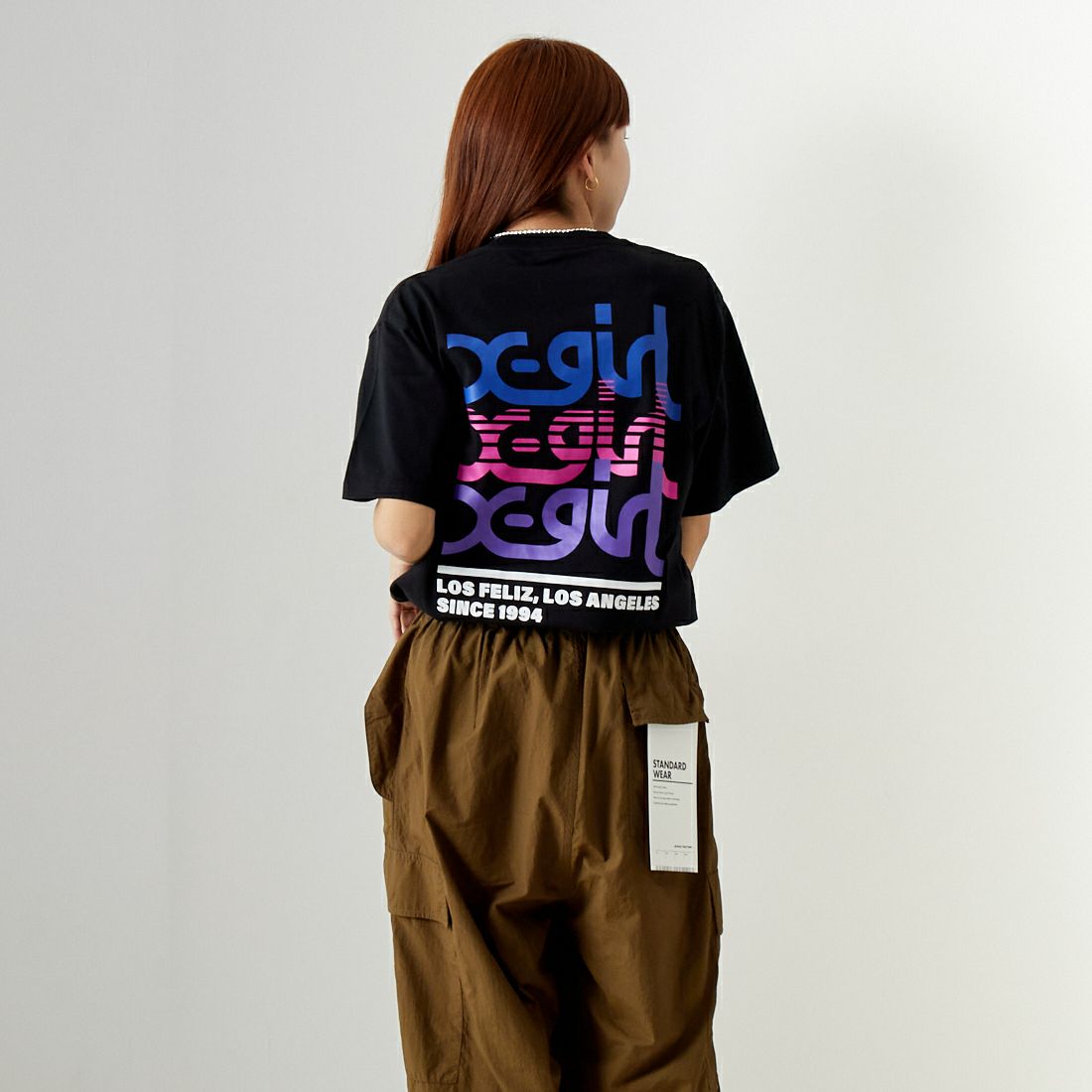 X-girl [エックスガール] トリプルミルズロゴTシャツ [105241011014] BLACK &&モデル身長：167cm 着用サイズ：M&&
