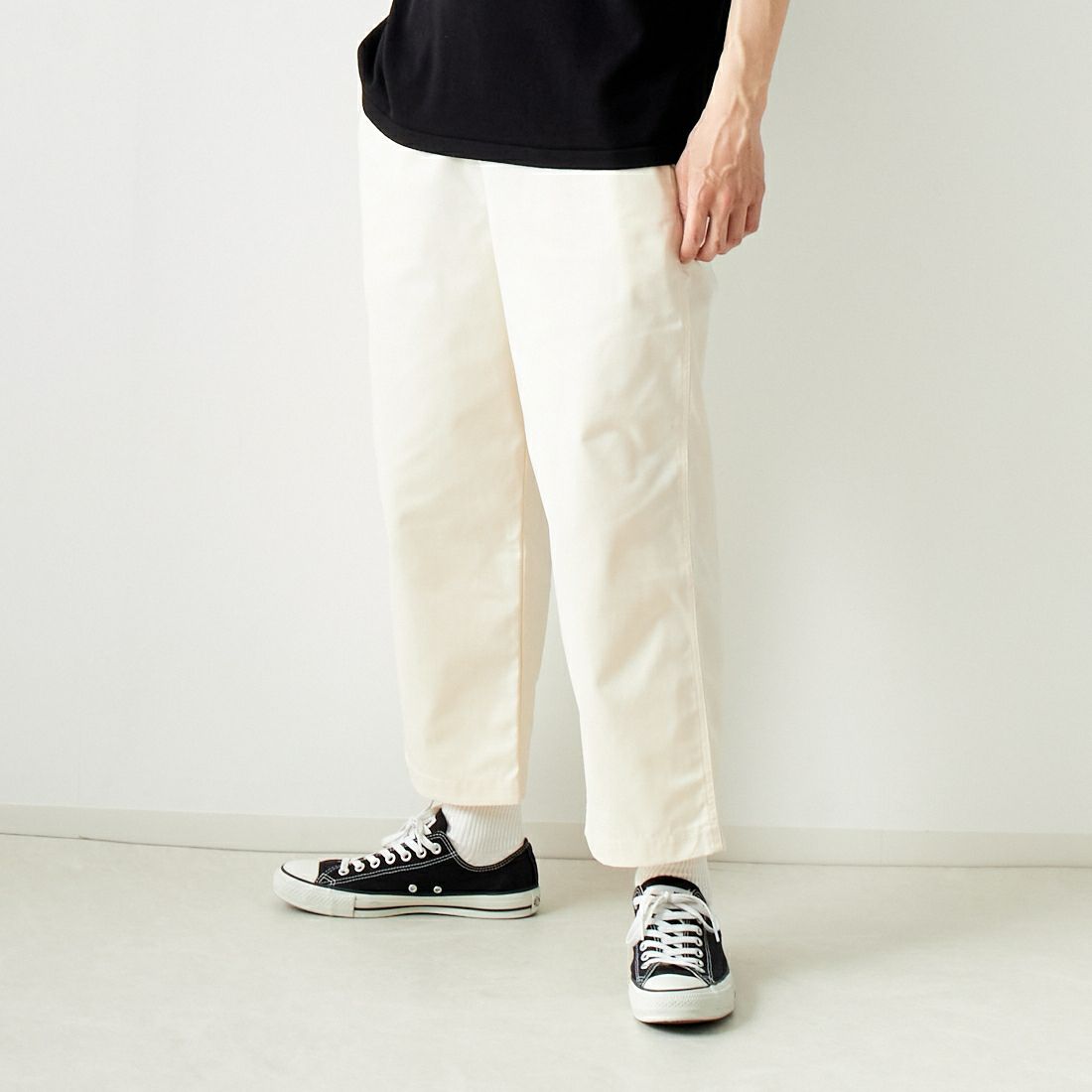 ERICK HUNTER [エリックハンター] リヴィジョン ワイドフィットパンツ [EH100001000] OFF WHITE &&モデル身長：182cm 着用サイズ：M&&