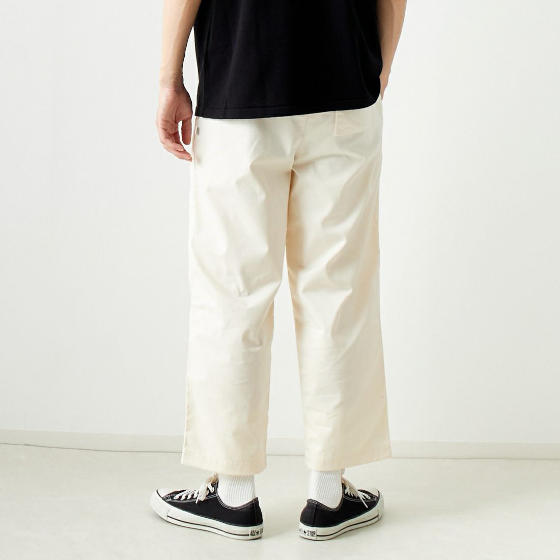 ERICK HUNTER [エリックハンター] リヴィジョン ワイドフィットパンツ [EH100001000] OFF WHITE &&モデル身長：182cm 着用サイズ：M&&