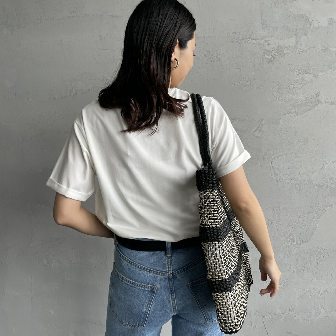 Maison de L'allure [メゾン ドゥ ラリュール] エンボスロゴTシャツ [24112024] 02 OFF &&モデル身長：163cm 着用サイズ：F&&