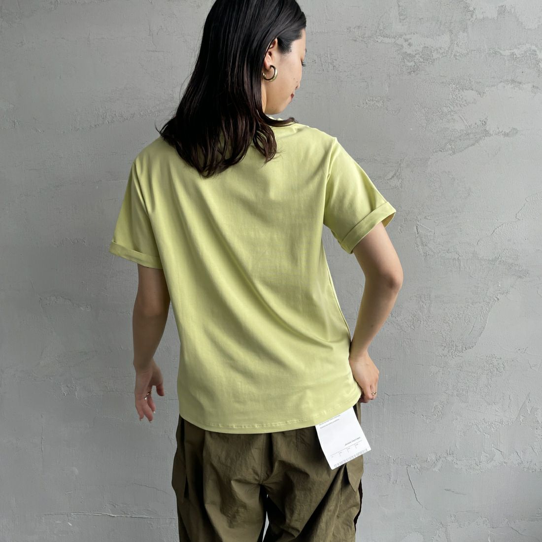 Maison de L'allure [メゾン ドゥ ラリュール] エンボスロゴTシャツ [24112024] 36 LIME &&モデル身長：163cm 着用サイズ：F&&