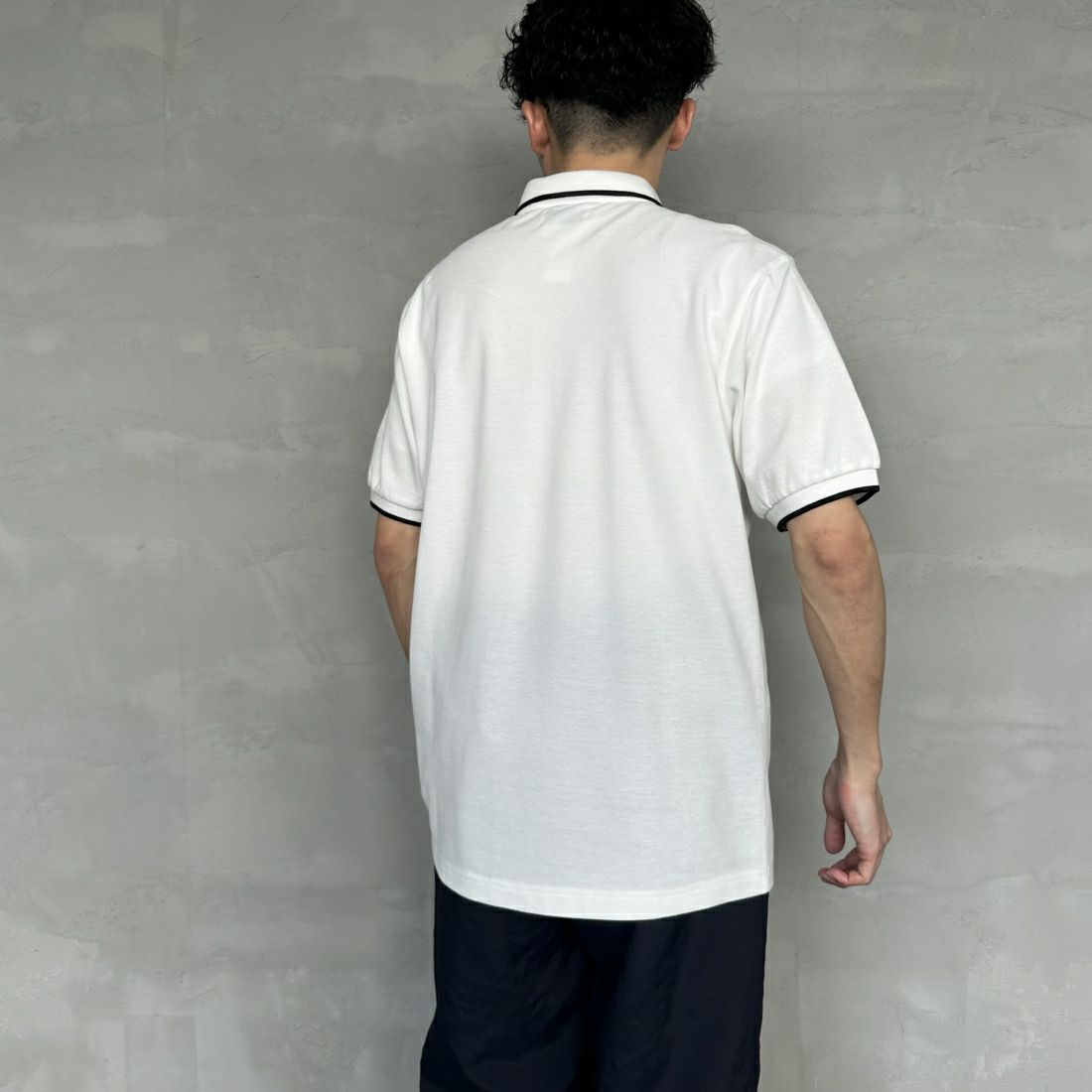 THE FOX [ザフォックス] 別注 ワンポイントロゴポロシャツ [JF24SS-05-JF] WHITE &&モデル身長：168cm 着用サイズ：L&&
