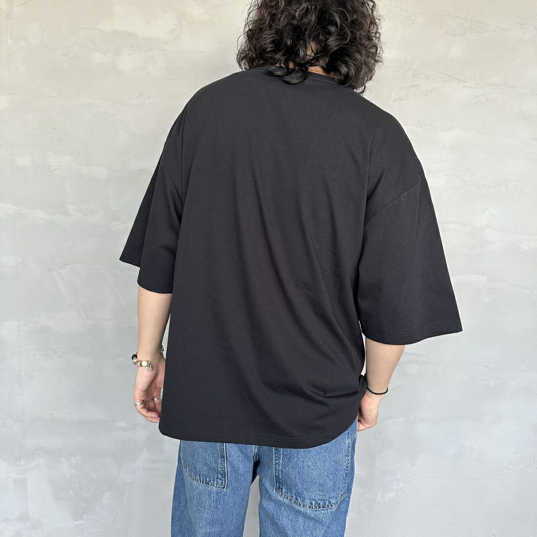 THE FOX [ザフォックス] 別注 ワンポイントロゴワッペン ビッグシルエットTシャツ [JF24SS-04-JF] BLACK &&モデル身長：173cm 着用サイズ：L&&