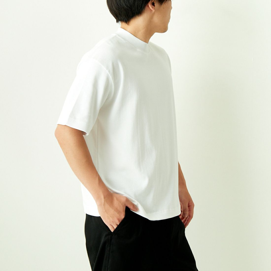 GICIPI [ジチピ] VONGOLA モックネックTシャツ [2402P] BIANCO &&モデル身長：173cm 着用サイズ：3&&