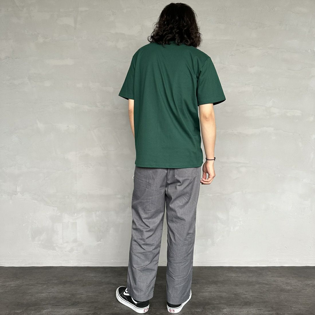 carhartt WIP [カーハートダブリューアイピー] ユニバーシティスクリプトTシャツ [I028991] CHERVIL/WH &&モデル身長：173cm 着用サイズ：M&&
