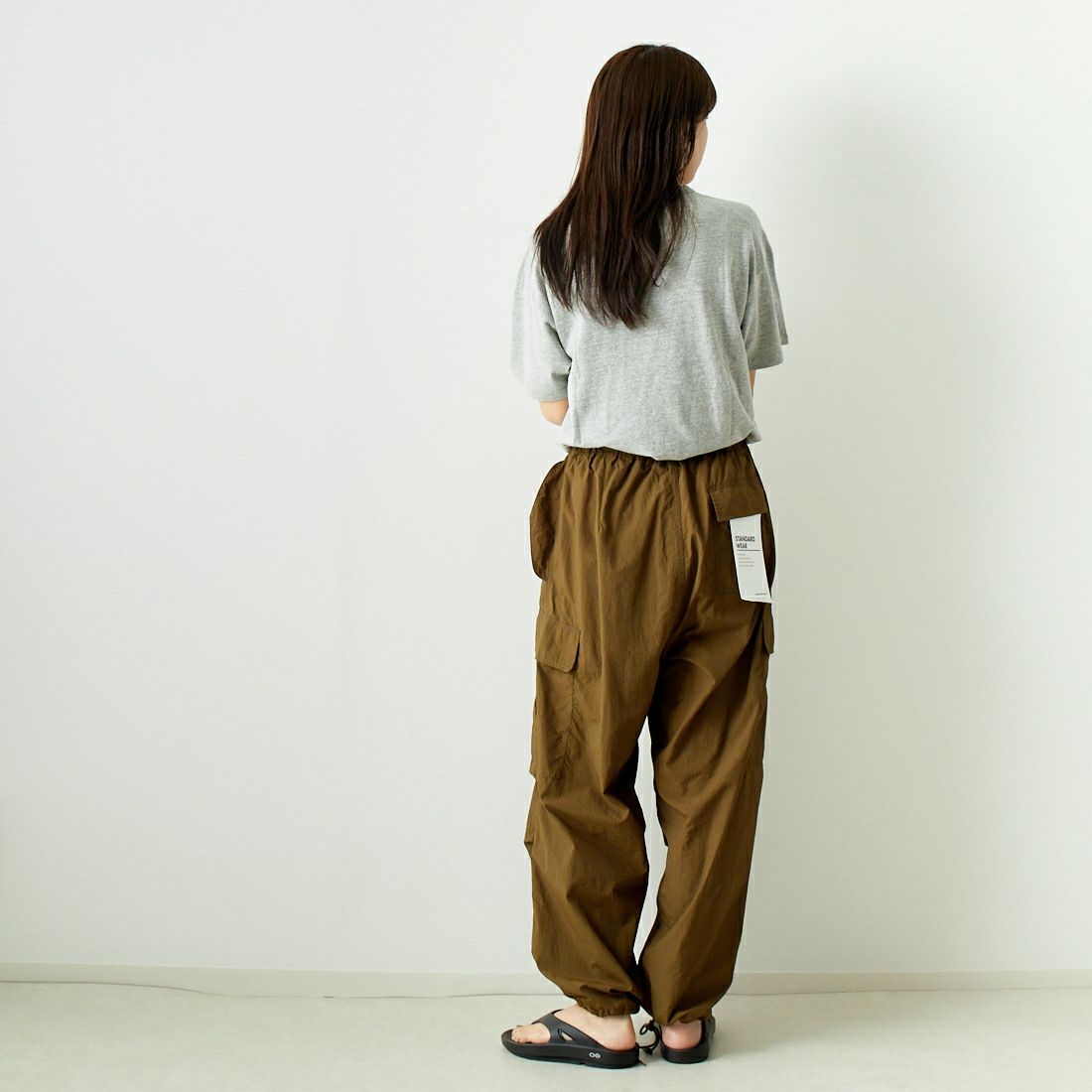 THE NORTH FACE PURPLE LABEL [ザ ノースフェイス パープルレーベル] コットンレーヨン フィールドグラフィックTシャツ [NT3428N] Z MIX GRAY &&モデル身長：167cm 着用サイズ：WS&&