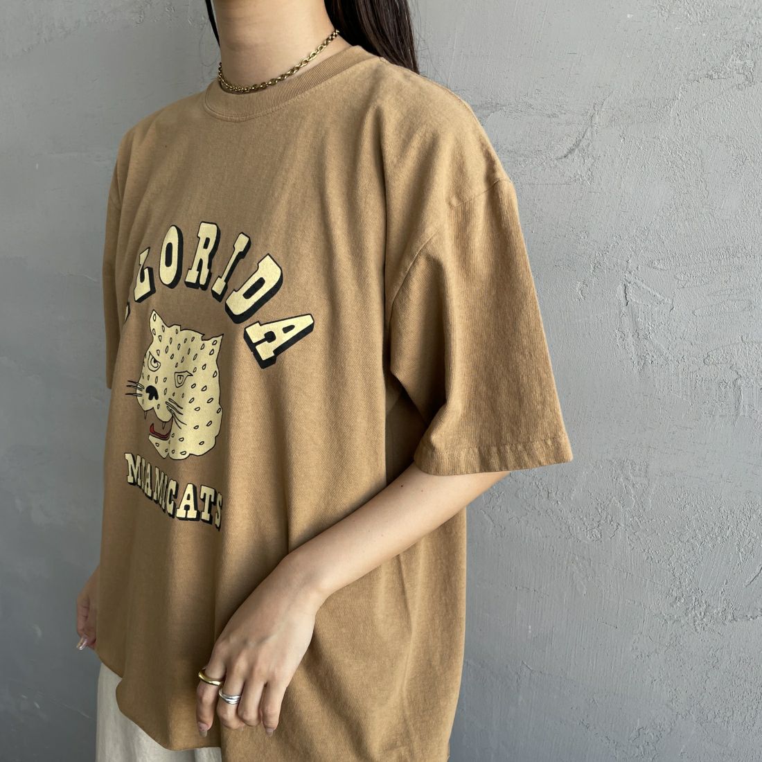 FUNG [ファング] FLORIDA カットオフプリントTシャツ [FLORIDA] BEIGE &&モデル身長：163cm 着用サイズ：M&&