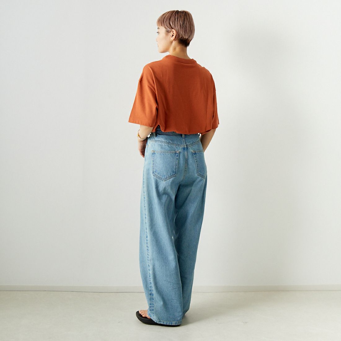NIKE [ナイキ] ウィメンズ オーバーサイズショートスリーブTシャツ [DX7911] 840 ﾊﾞｰﾝﾄｻ&&モデル身長：160cm 着用サイズ：S&&