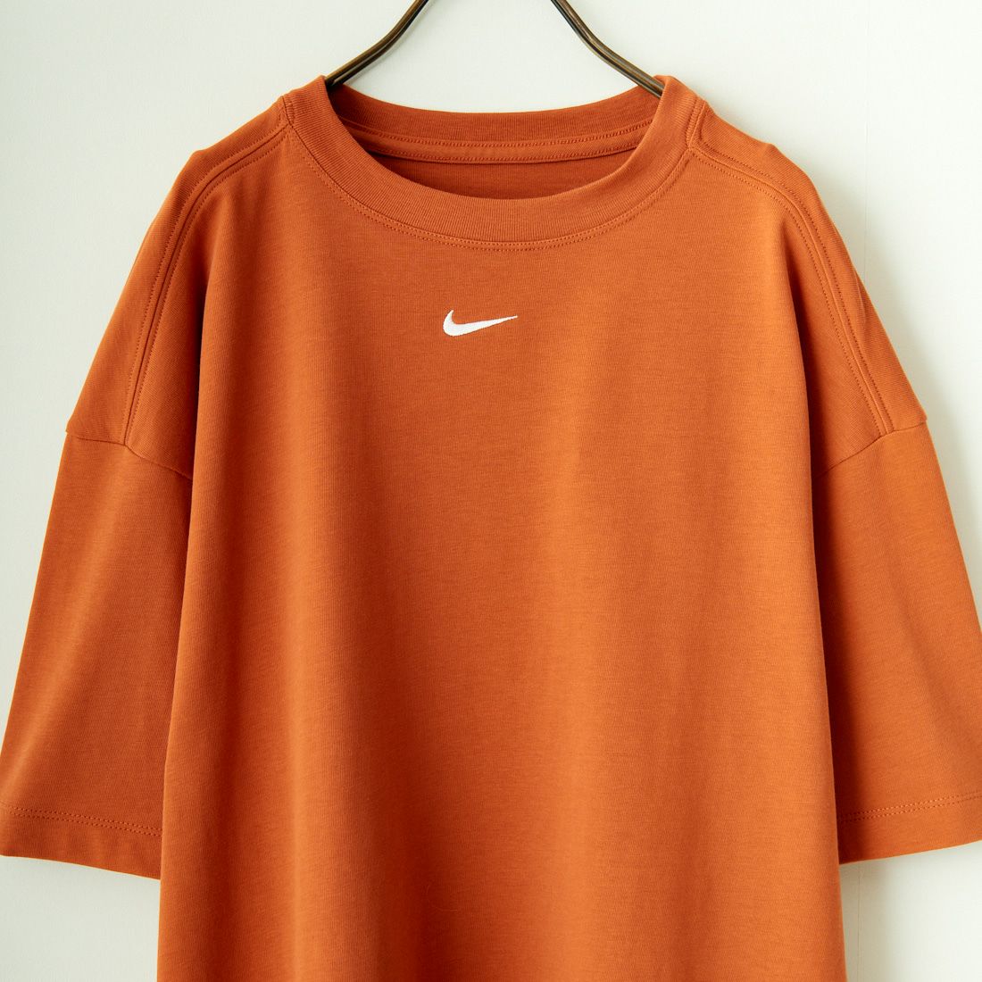 NIKE [ナイキ] ウィメンズ オーバーサイズショートスリーブTシャツ [DX7911] 840 ﾊﾞｰﾝﾄｻ