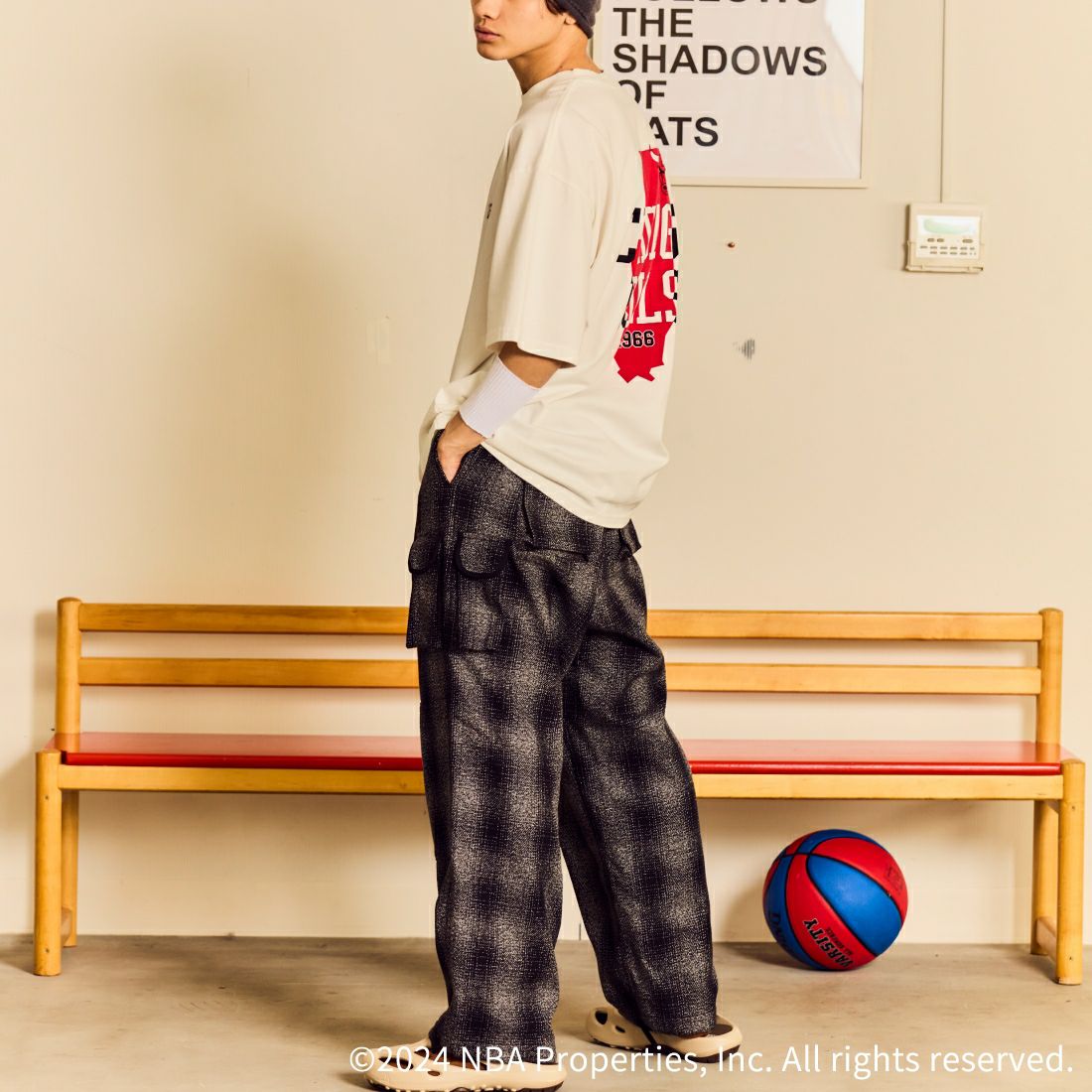 OFF THE COURT BY NBA [オフ ザ コート バイ エヌビーエー] 別注 チームTシャツ [JF-24SS-002-JF] WHT BULLS